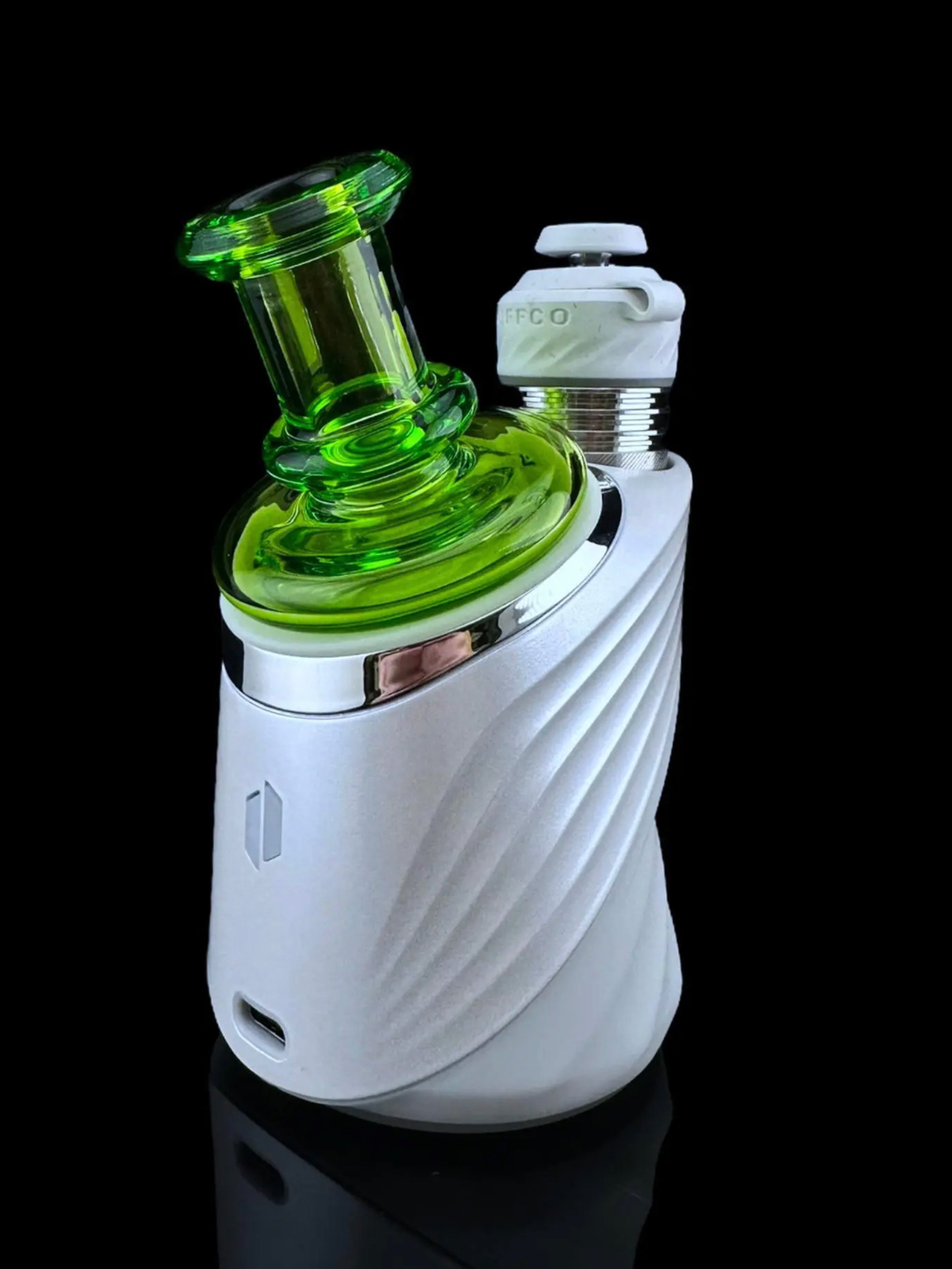 Preview pic of PUFFCO DRY TOP IRIDESCENT GLASS