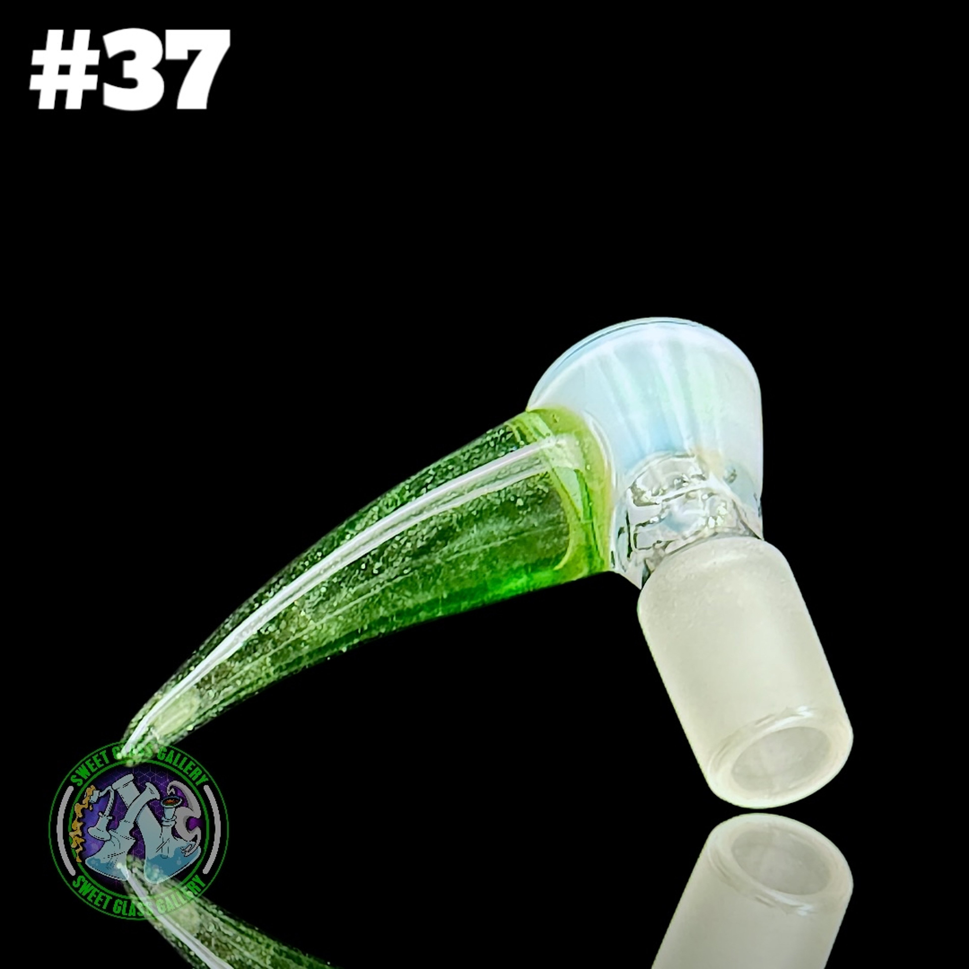 Preview pic of Algae - Bowl #37 - Horn 4-Hole 14mm