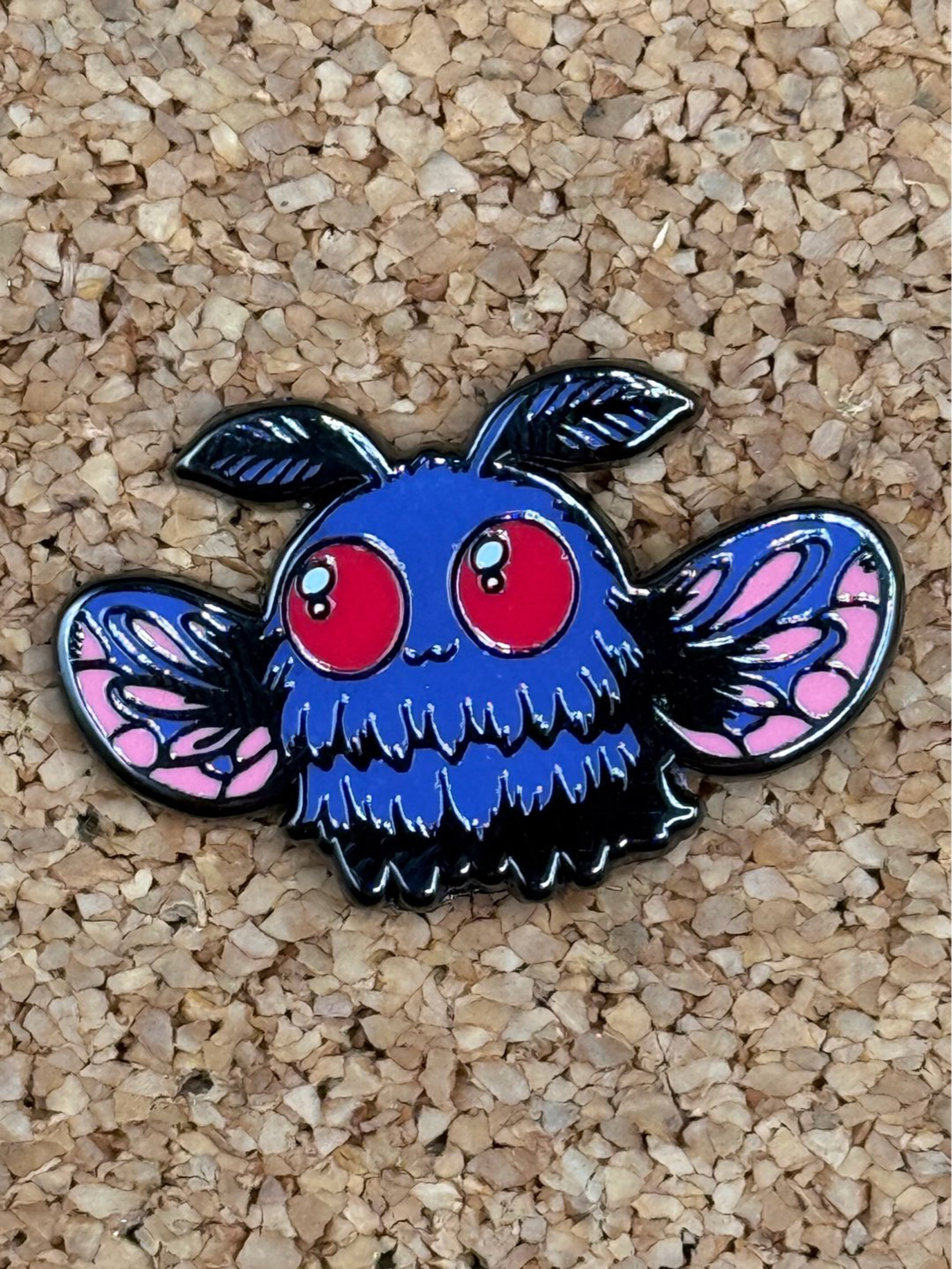 Preview pic of Mothman pin