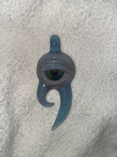 Preview pic of Metaterania Eyeball Pendant