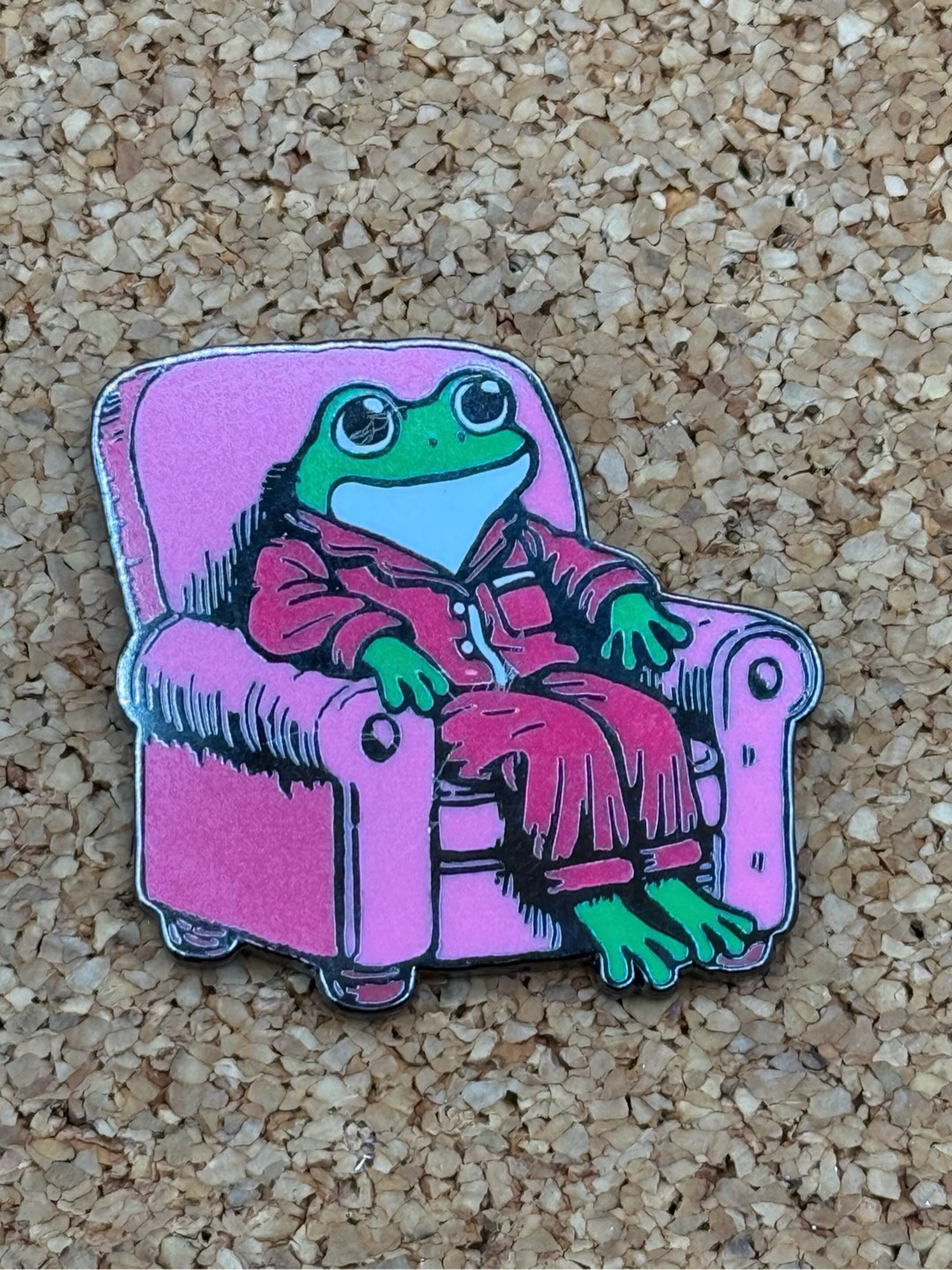 Preview pic of Cozy frog pin
