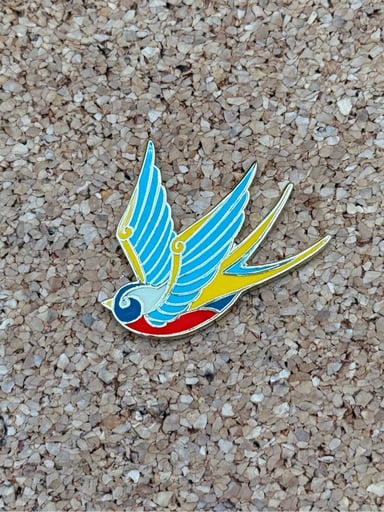Preview pic of Bird pin