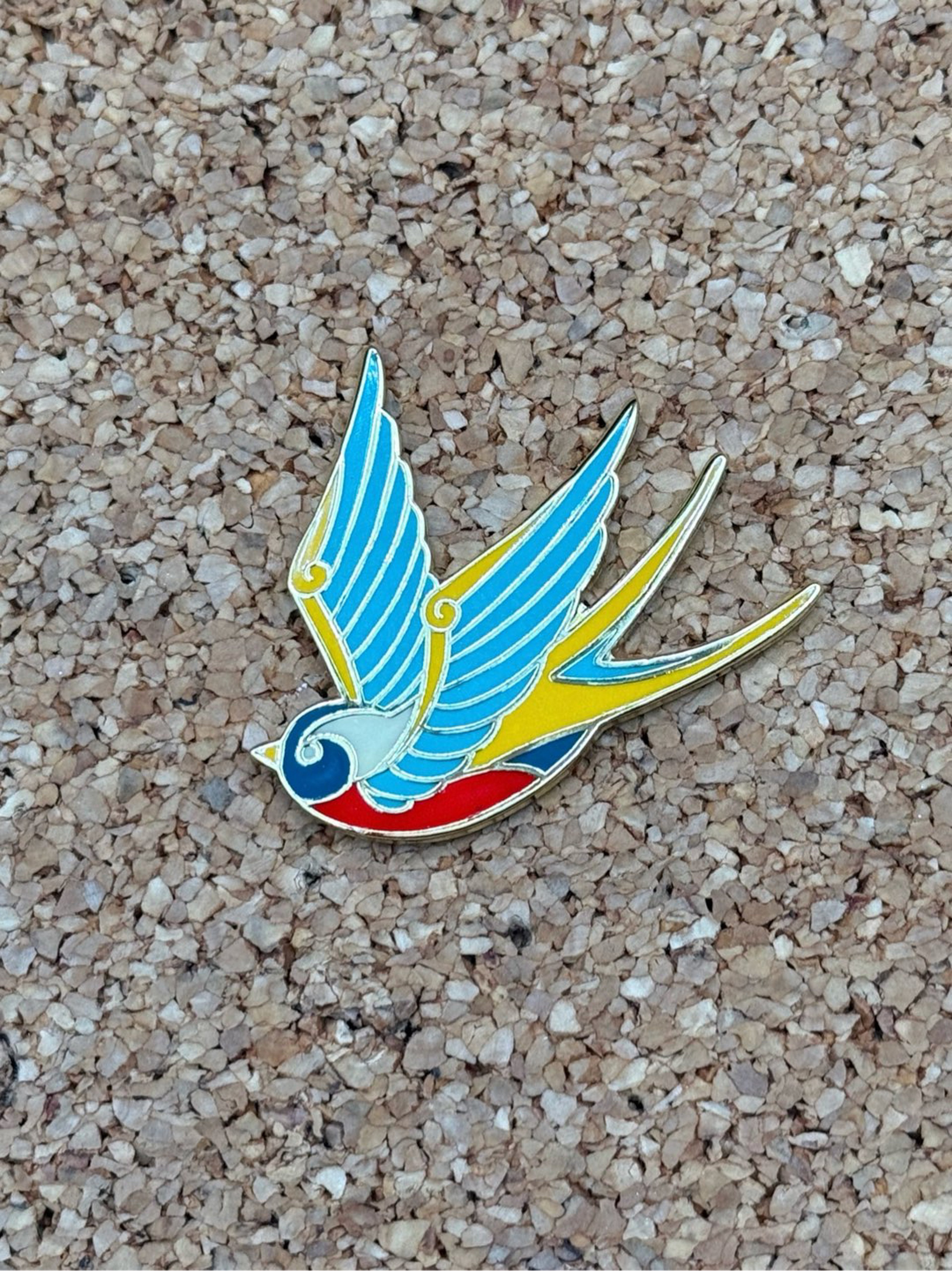 Preview pic of Bird pin