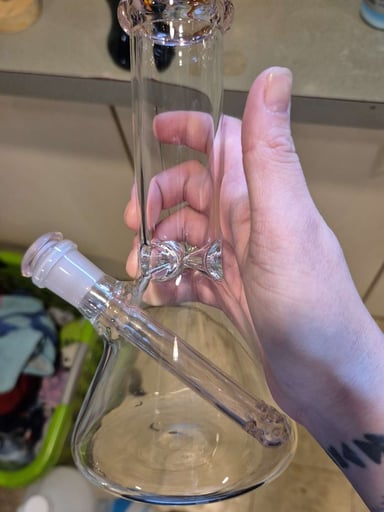 Preview pic of Pink lip beaker matching pink multi hole downstem
