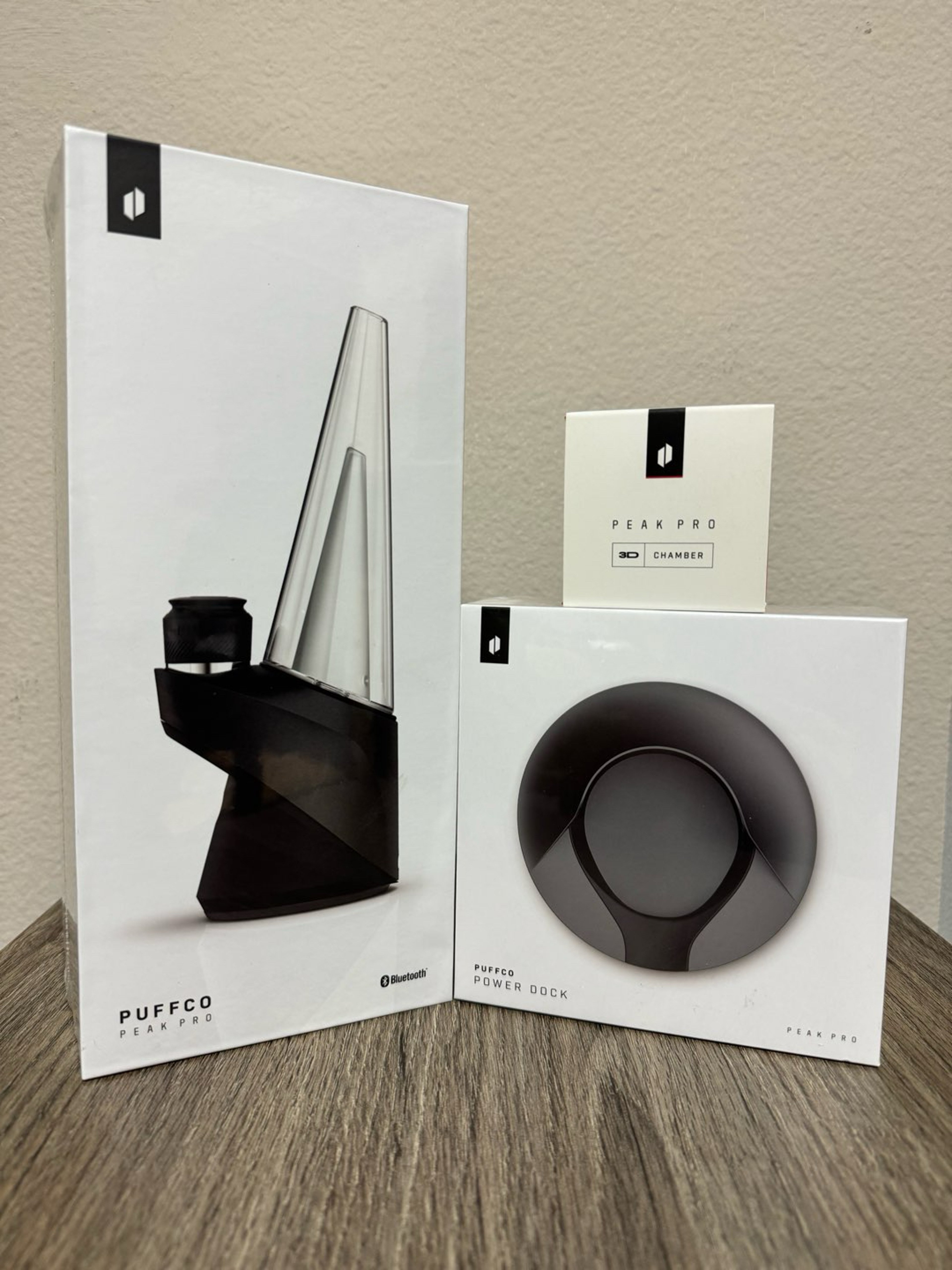 Preview pic of Puffco Peak Pro Kit + 3D Chamber + Power Dock