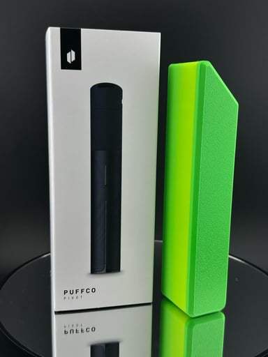 Preview pic of Puffco Pivot With Mint Lime Case