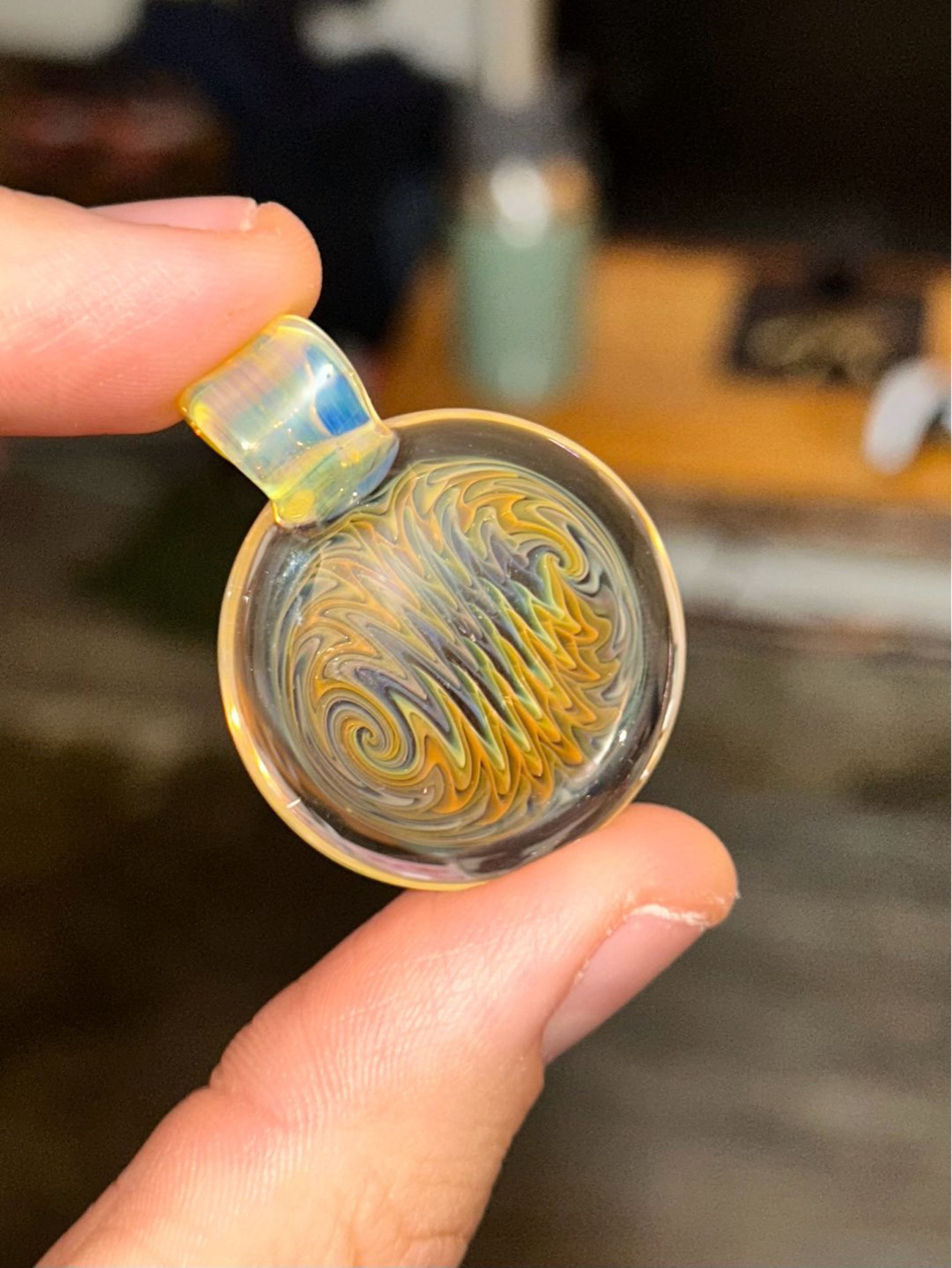 Preview pic of Stany Glass Pendant
