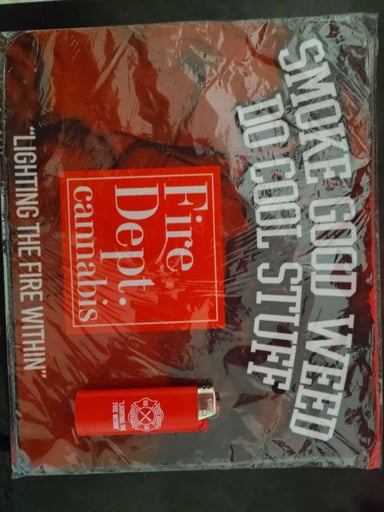 Preview pic of Mouse pad and Lightee