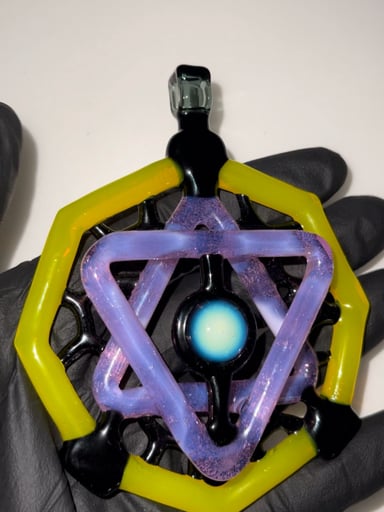 Preview pic of Diet Glass pendant