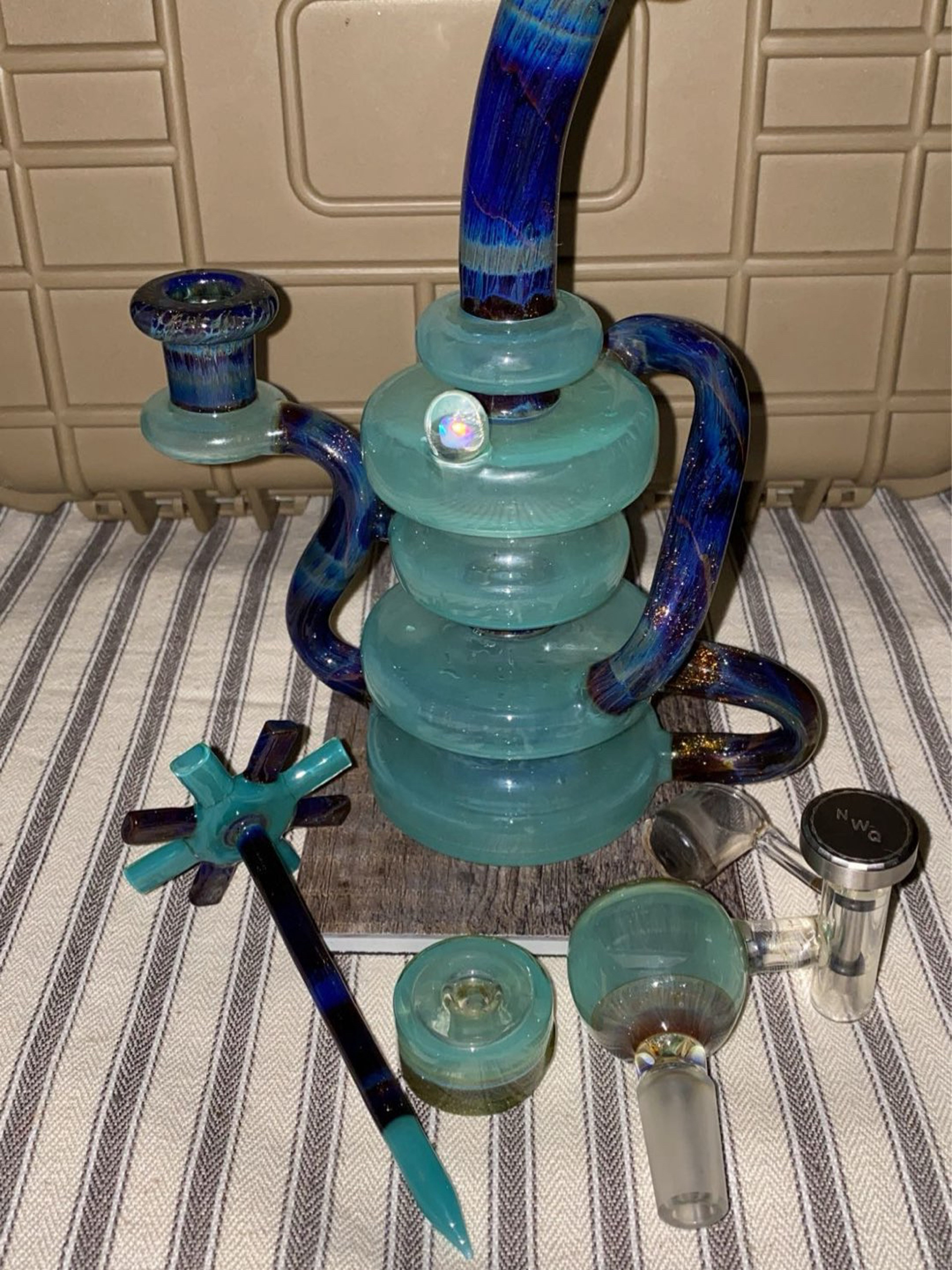 Preview pic of Galearhead glass recycler