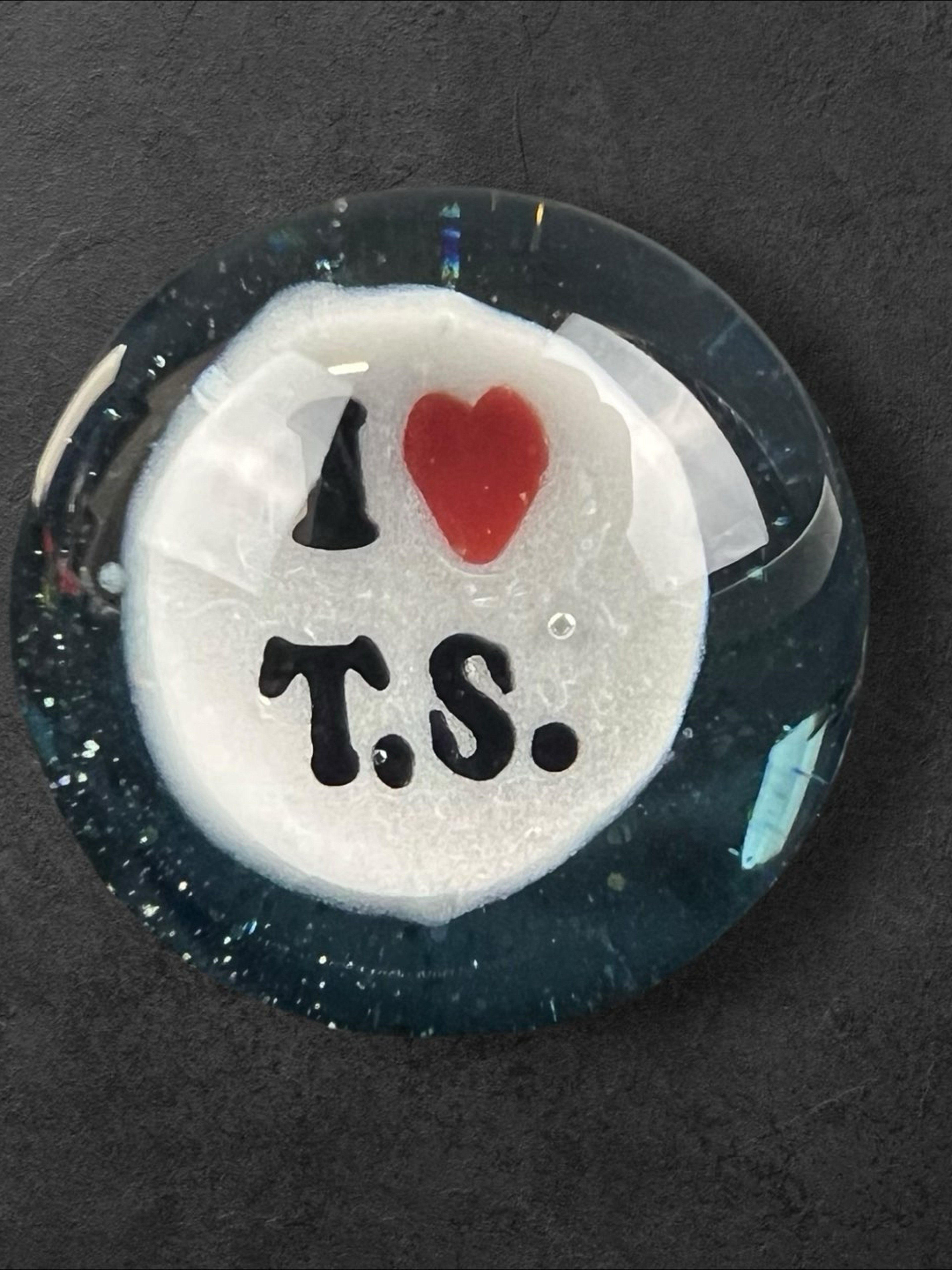 Preview pic of Keys Glass - I ❤️ Tits Marble Top