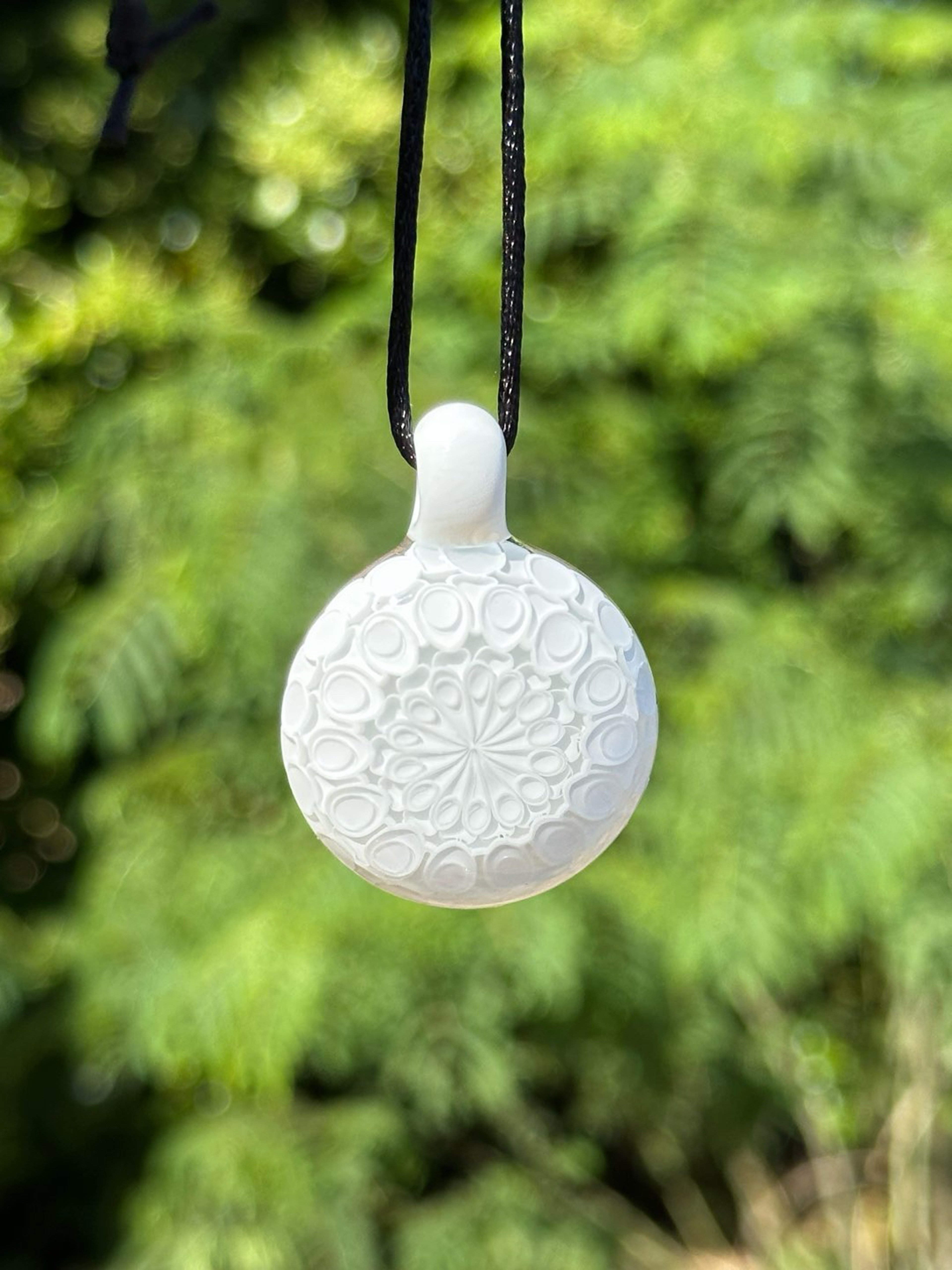 Preview pic of Olour Dotstack Pendant