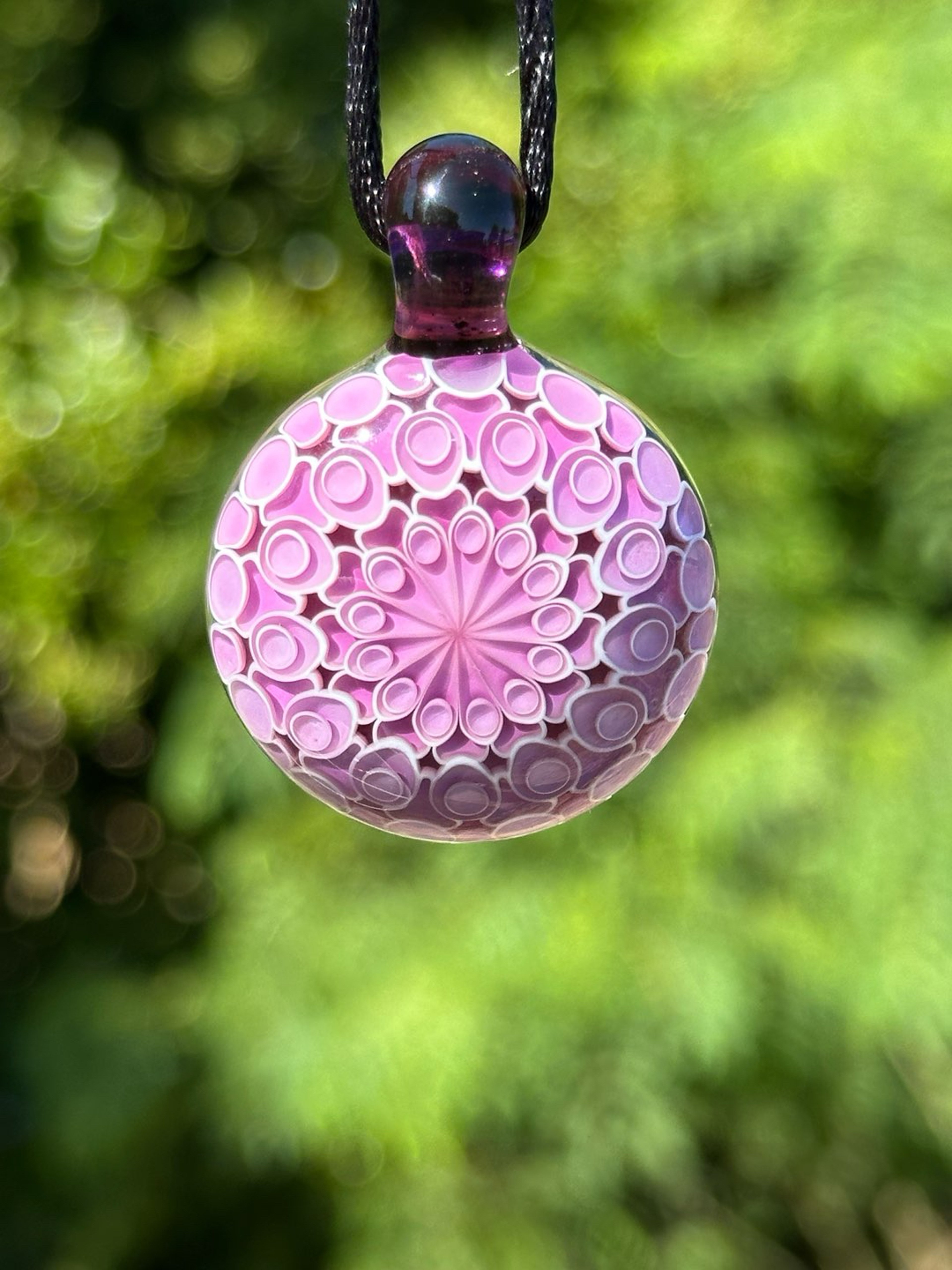 Preview pic of Olour Dotstack Pendant