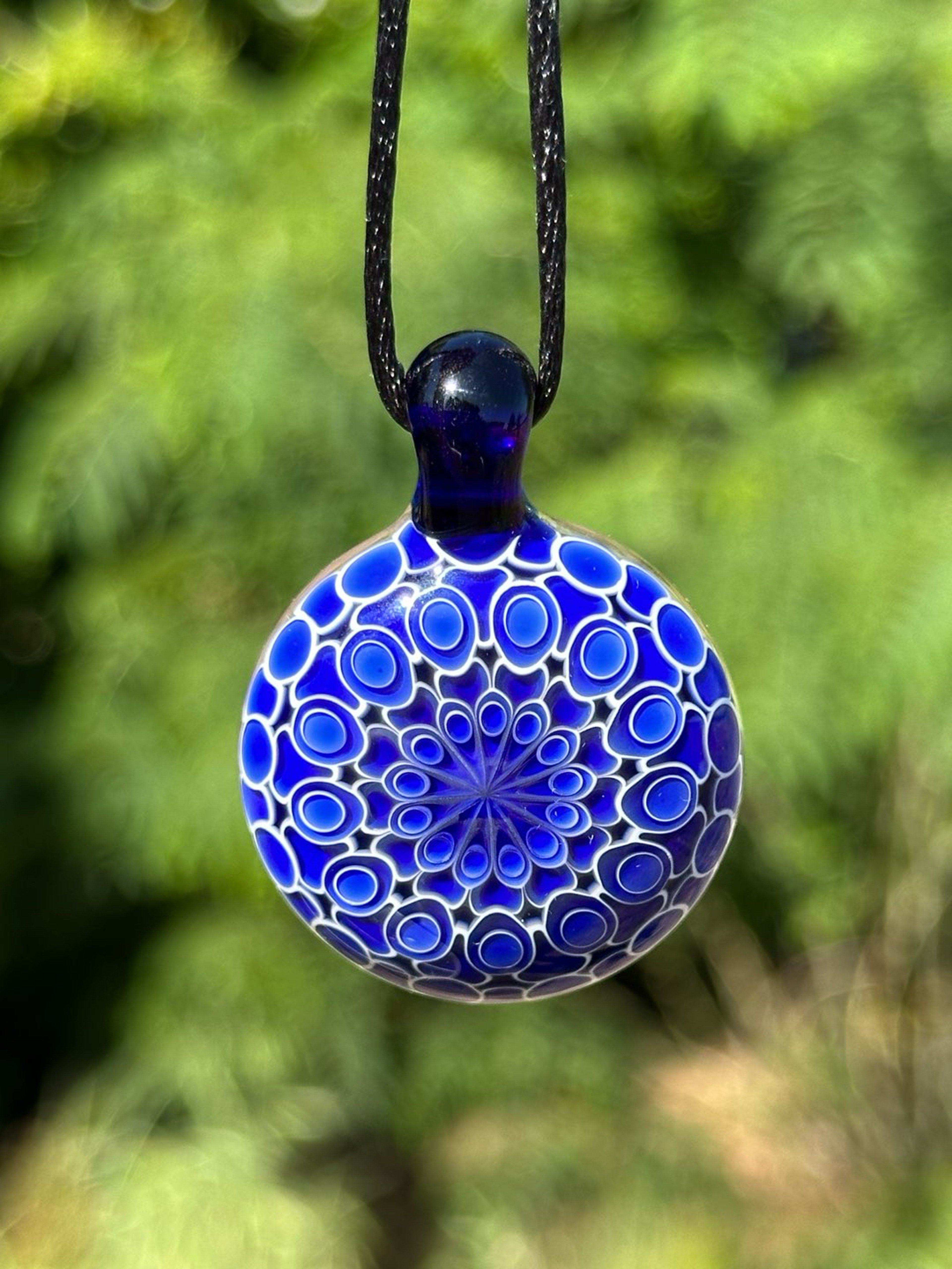 Preview pic of Olour Dotstack Pendant