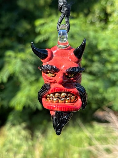 Preview pic of “The Deal Maker II” Pendant by Jordy Minnick