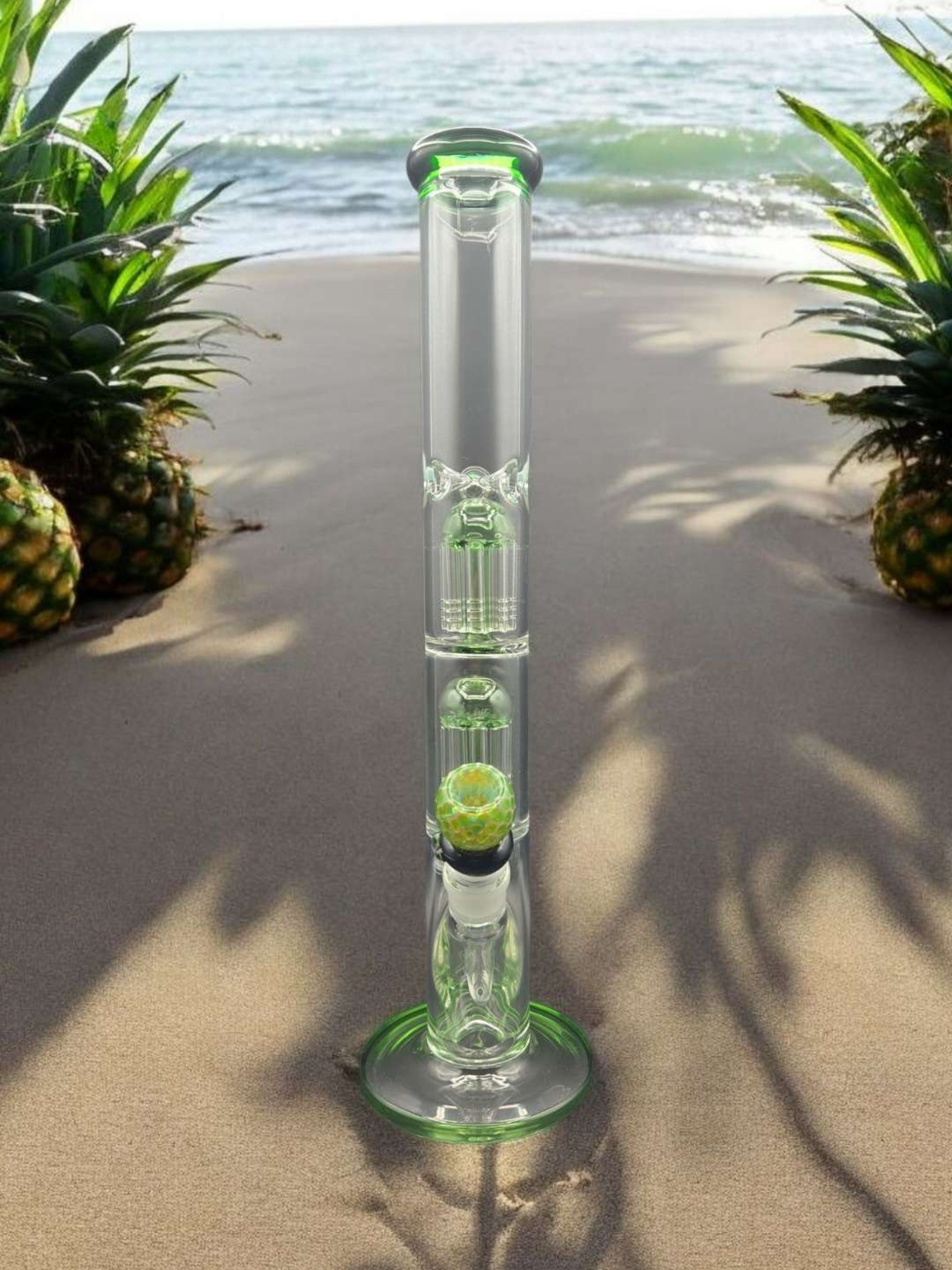 Preview pic of Thick straight bong "Green Pineapple"
