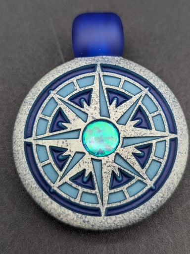 Preview pic of GLASSMAZE PENDANT #1