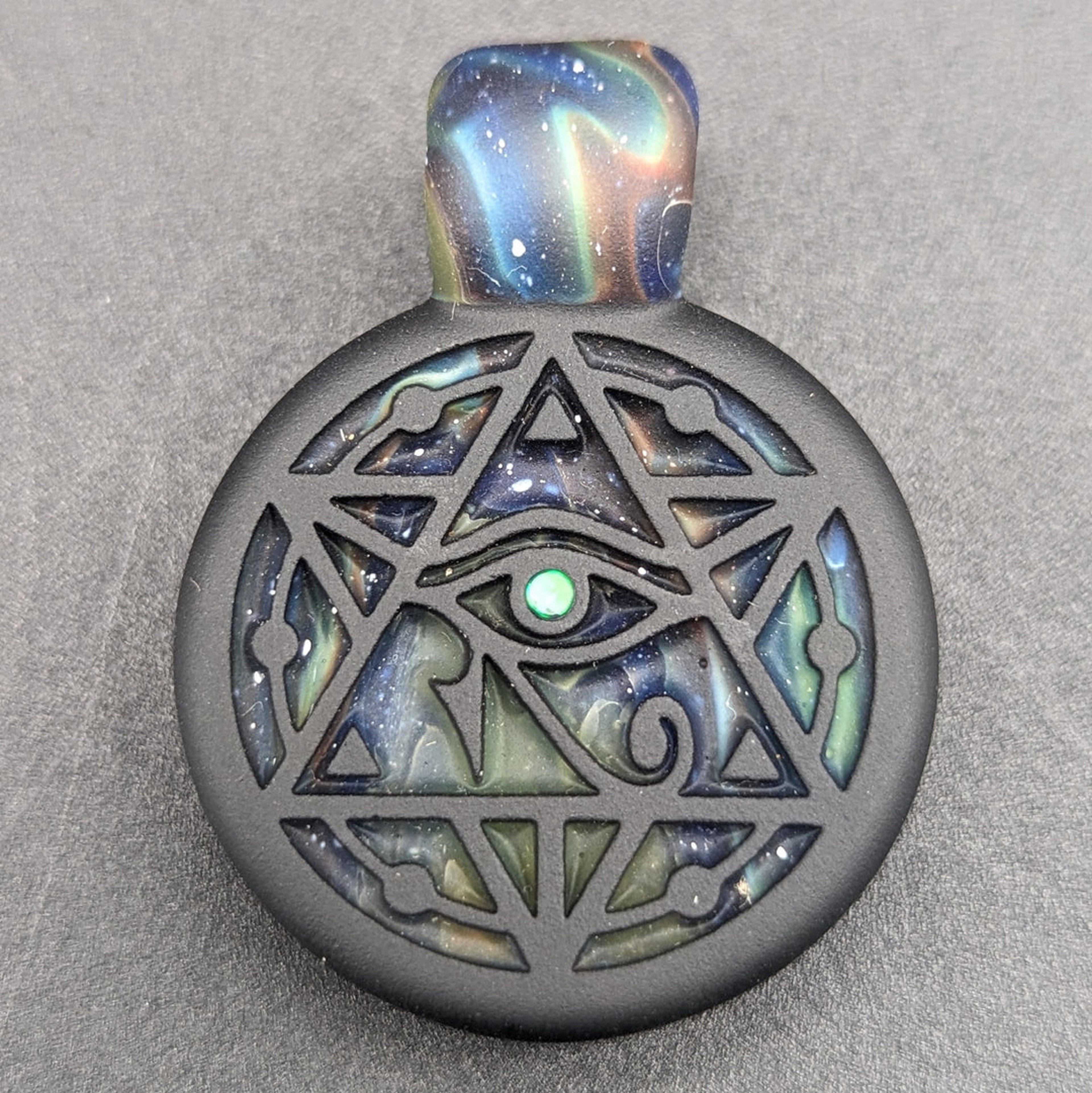 Preview pic of GLASSMAZE PENDANT #11
