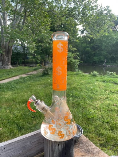 Preview pic of Beaker Bong
