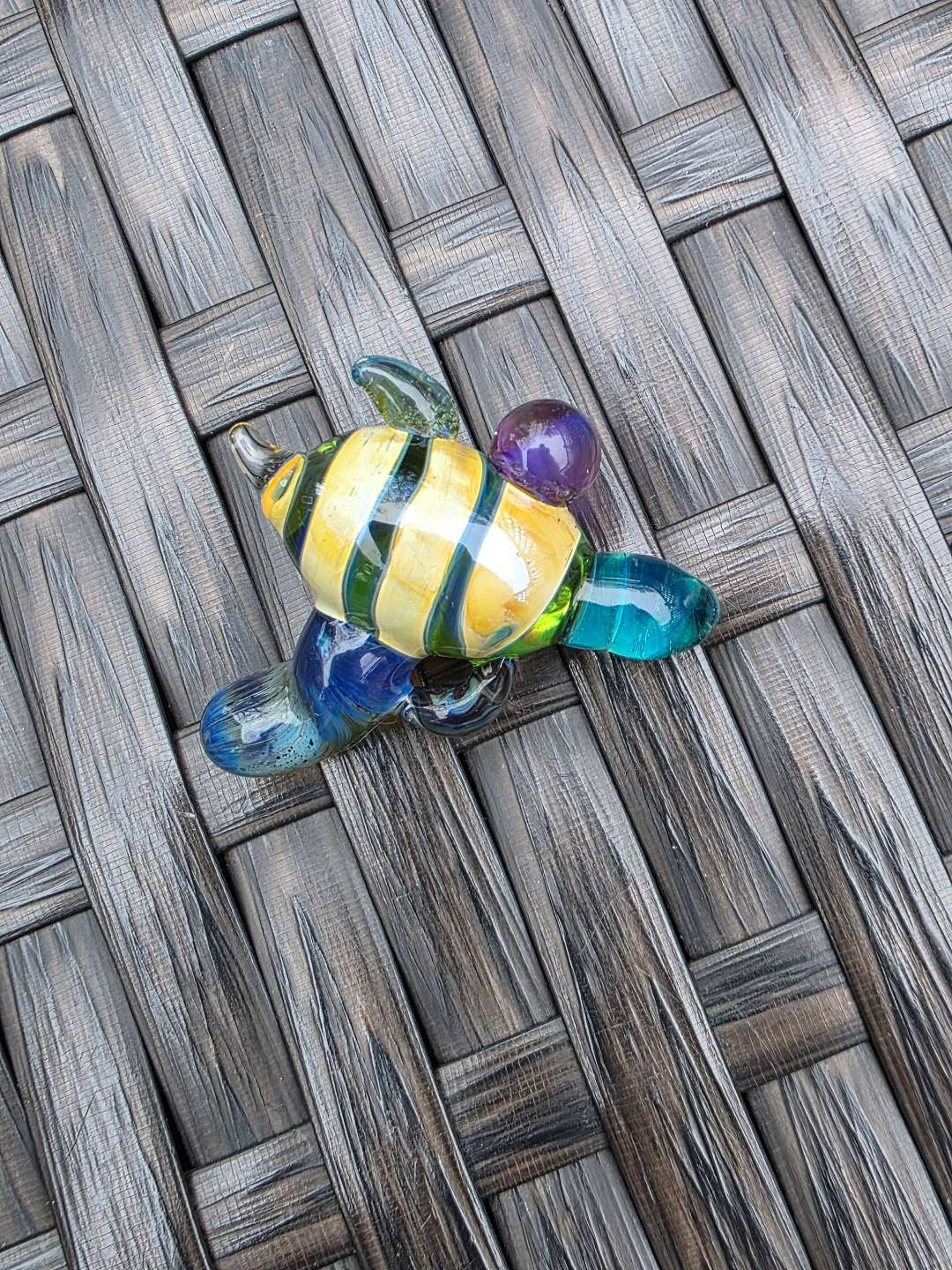 Preview pic of Akrius Glass Mini Ray Gun Pendant #1