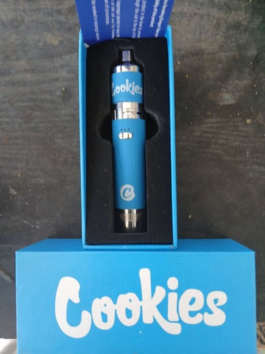 Preview pic of Cookies for concentrates 1coil 1laniard battery cord and 1pick for dabs .