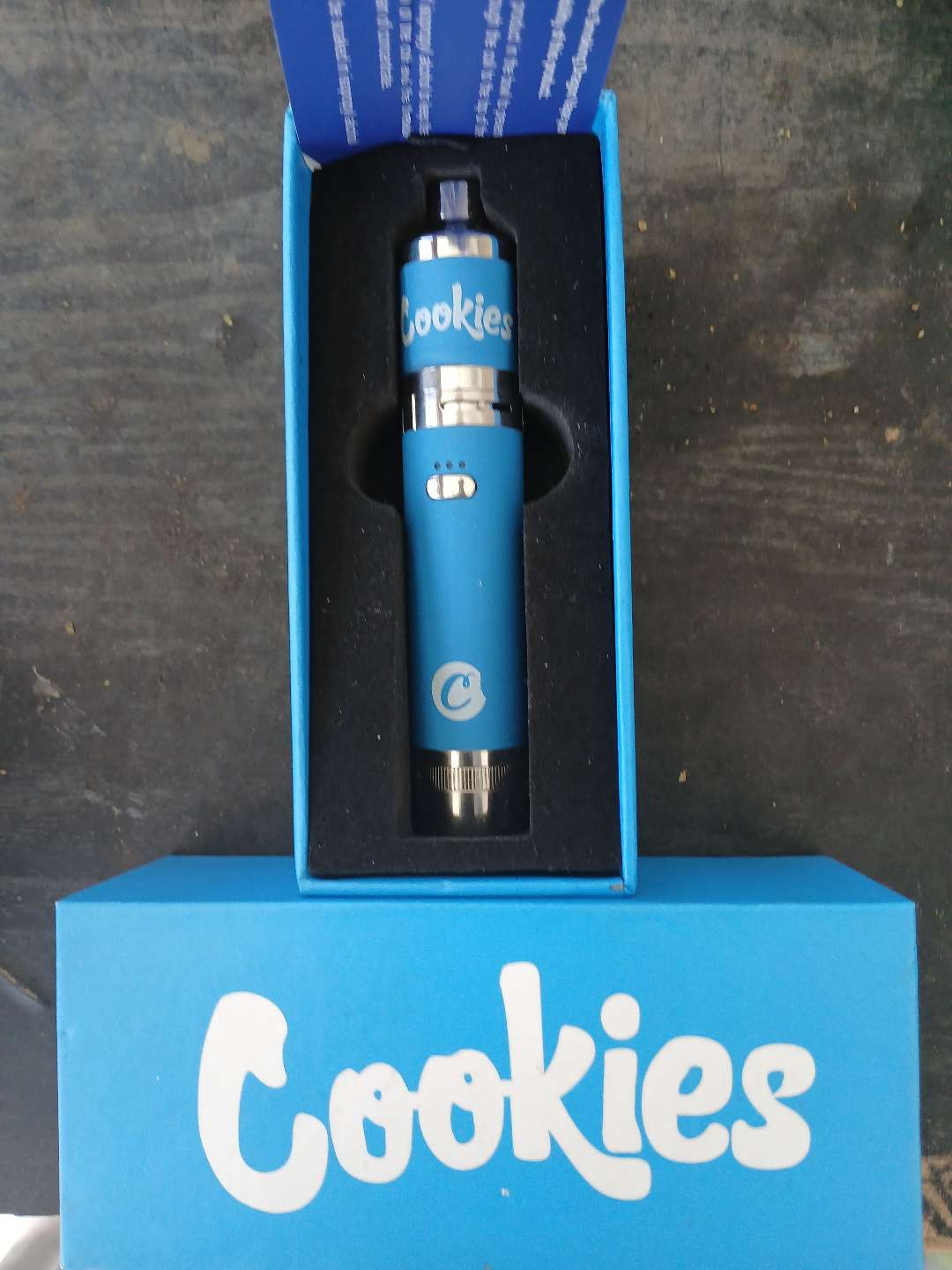 Preview pic of Cookies for concentrates 1coil 1laniard battery cord and 1pick for dabs .