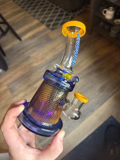 Preview pic of Cheech Glass 8" Tall Blue Etched Rig