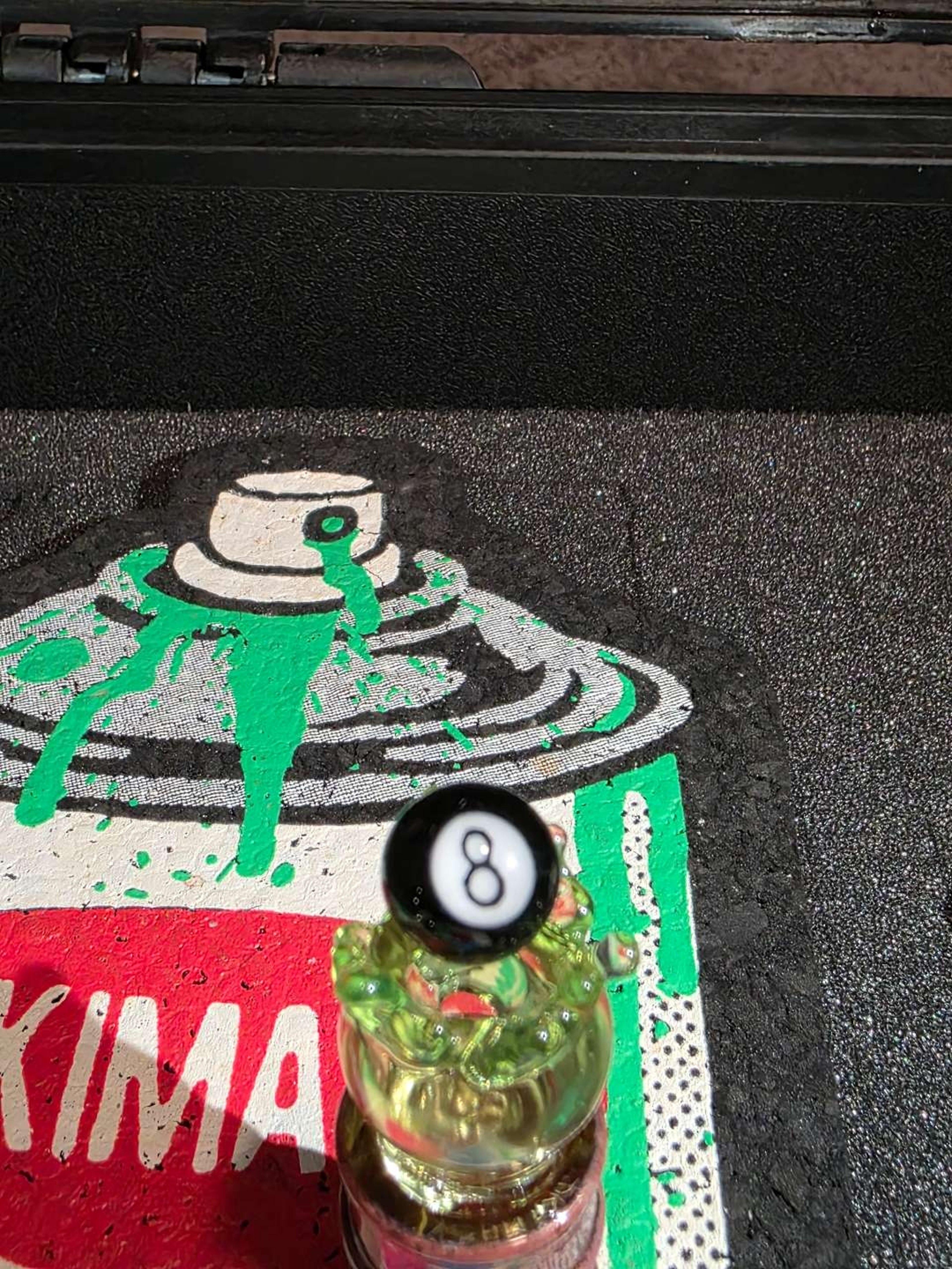 Preview pic of Ski Mask 8 Ball Splash
