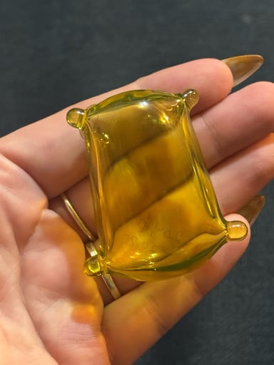 Preview pic of Roysco Citron Pillow Pendant