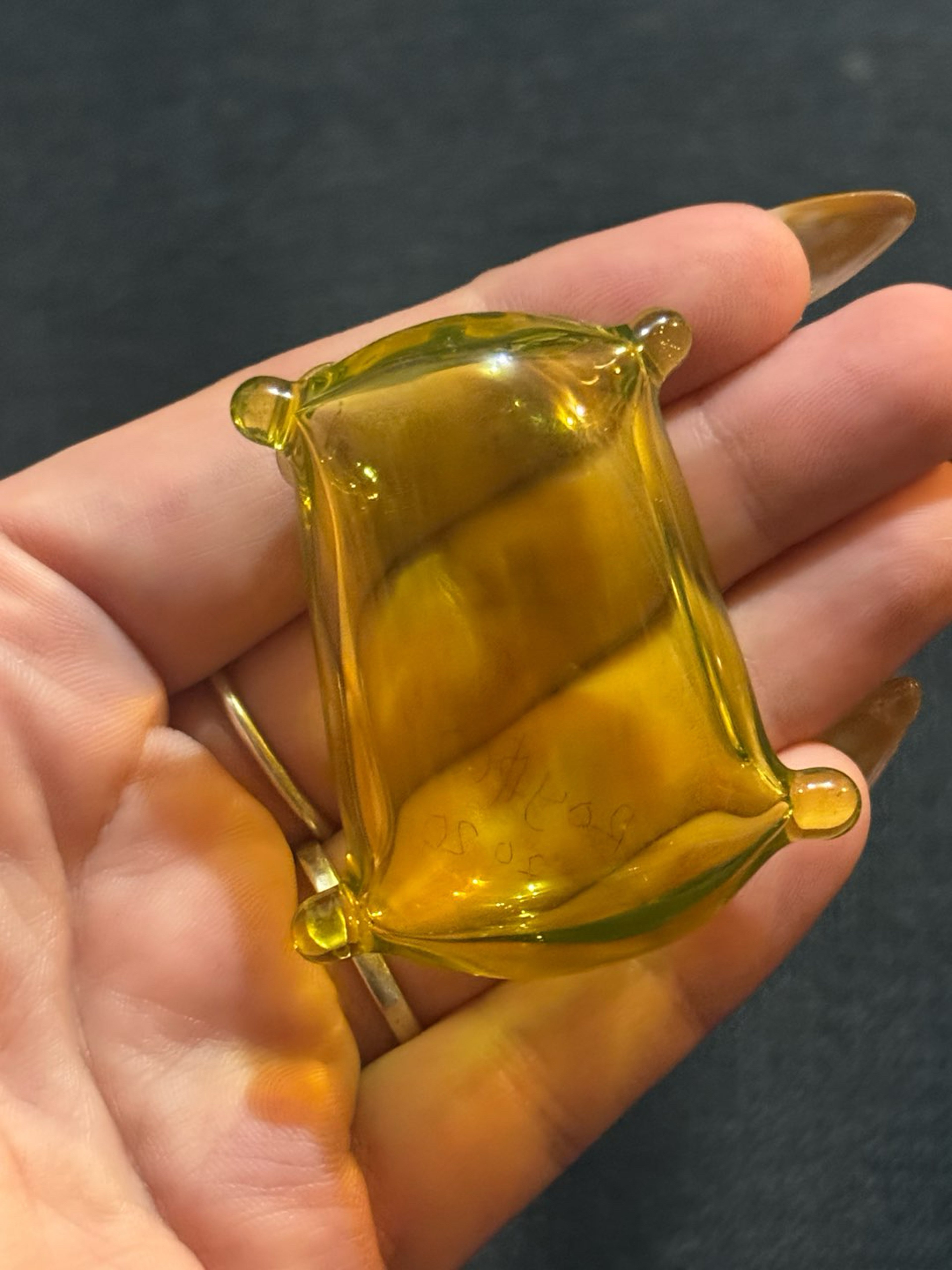 Preview pic of Roysco Citron Pillow Pendant