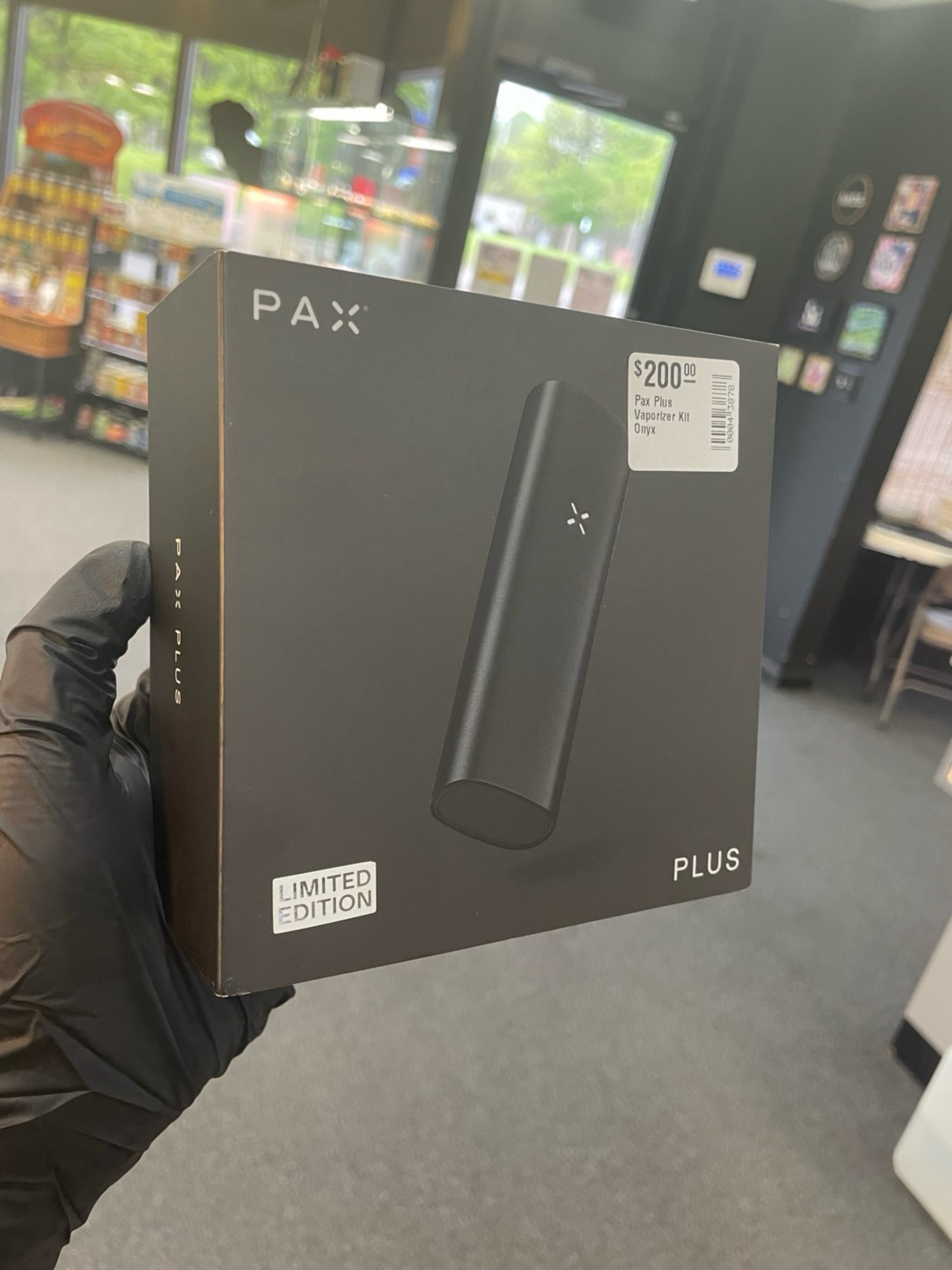 Preview pic of Pax Plus Vaporizor Kit Onyx, Sage