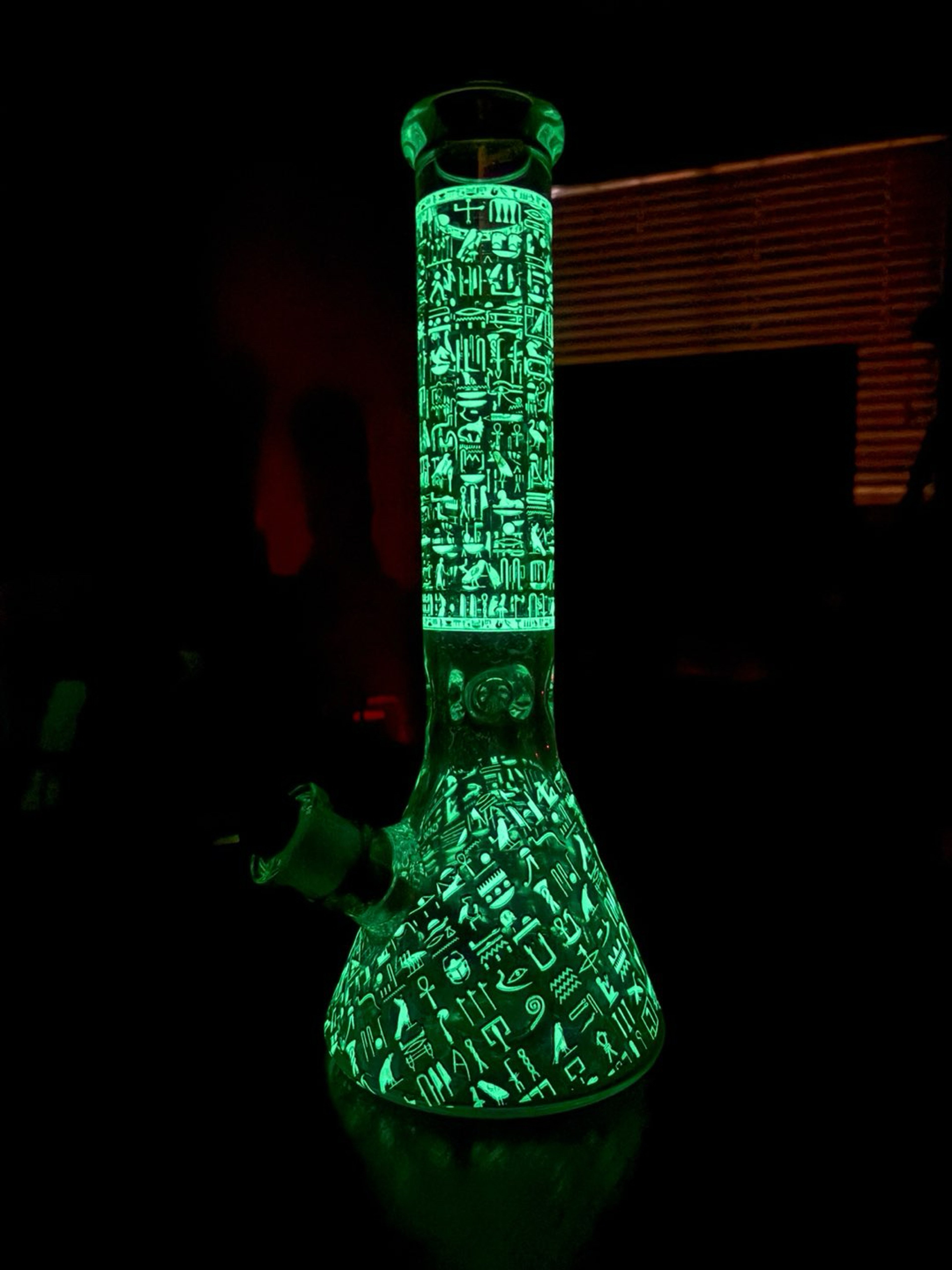 Preview pic of Glow in the Dark Beaker