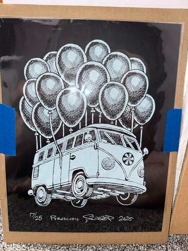 Preview pic of Slinger Black Flying Bus