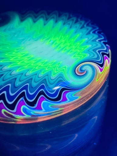 Preview pic of Bakertheglassmaker LG cap. Stash jar fully worked multiple UV sections