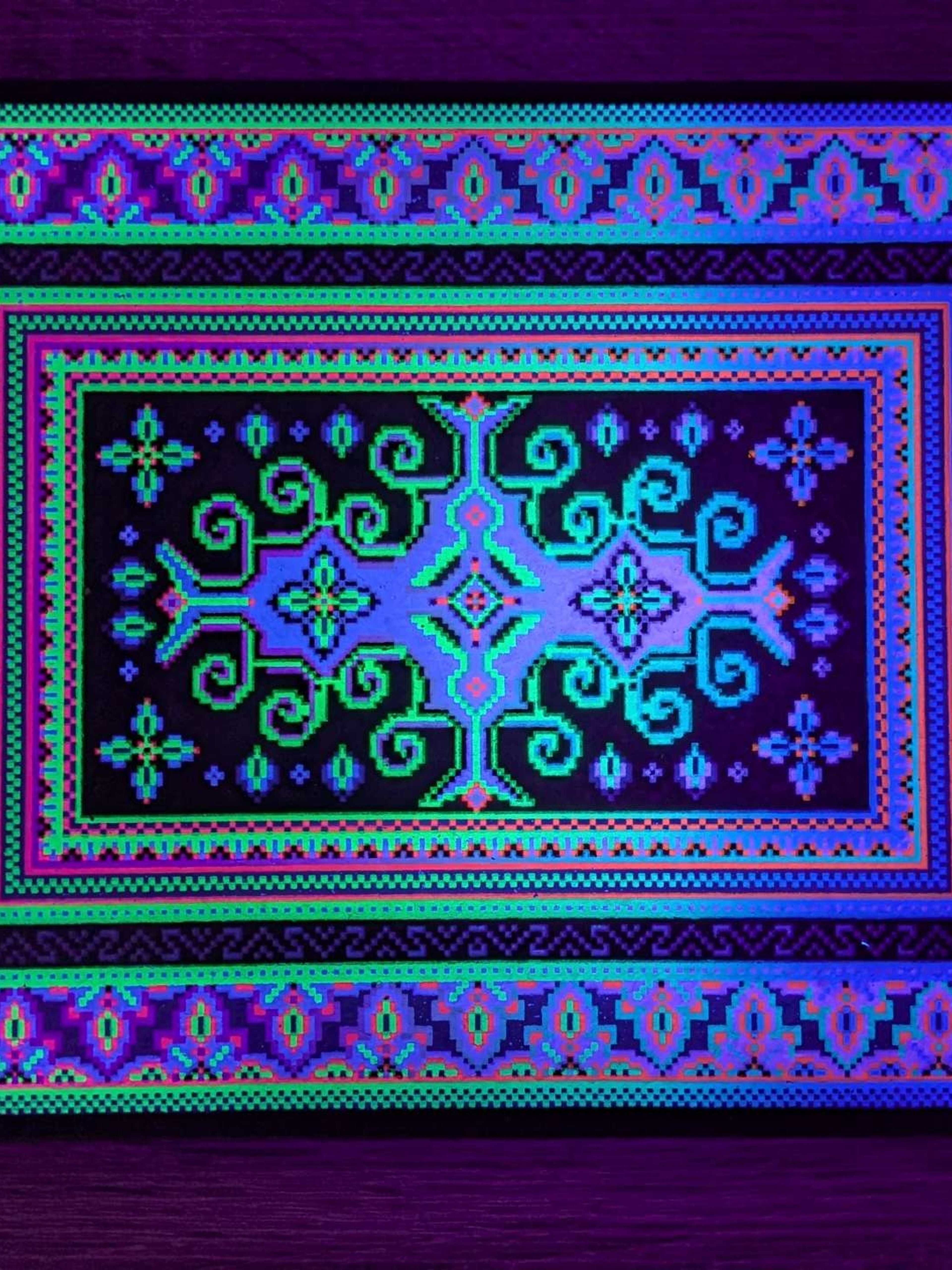 Preview pic of Vibe Bitrug 2025 (UV + Glow)