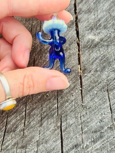 Preview pic of Dancing fungi pendant