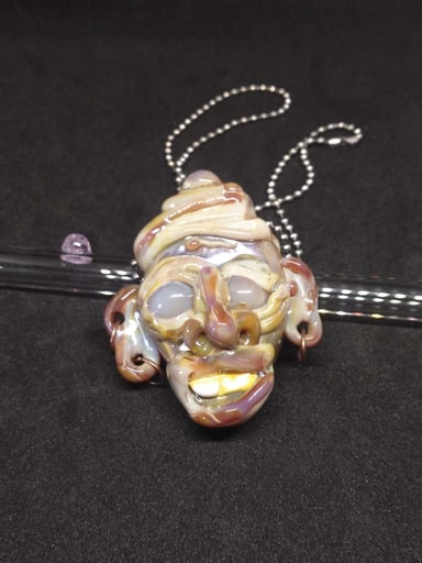 Preview pic of Caramel face pendant