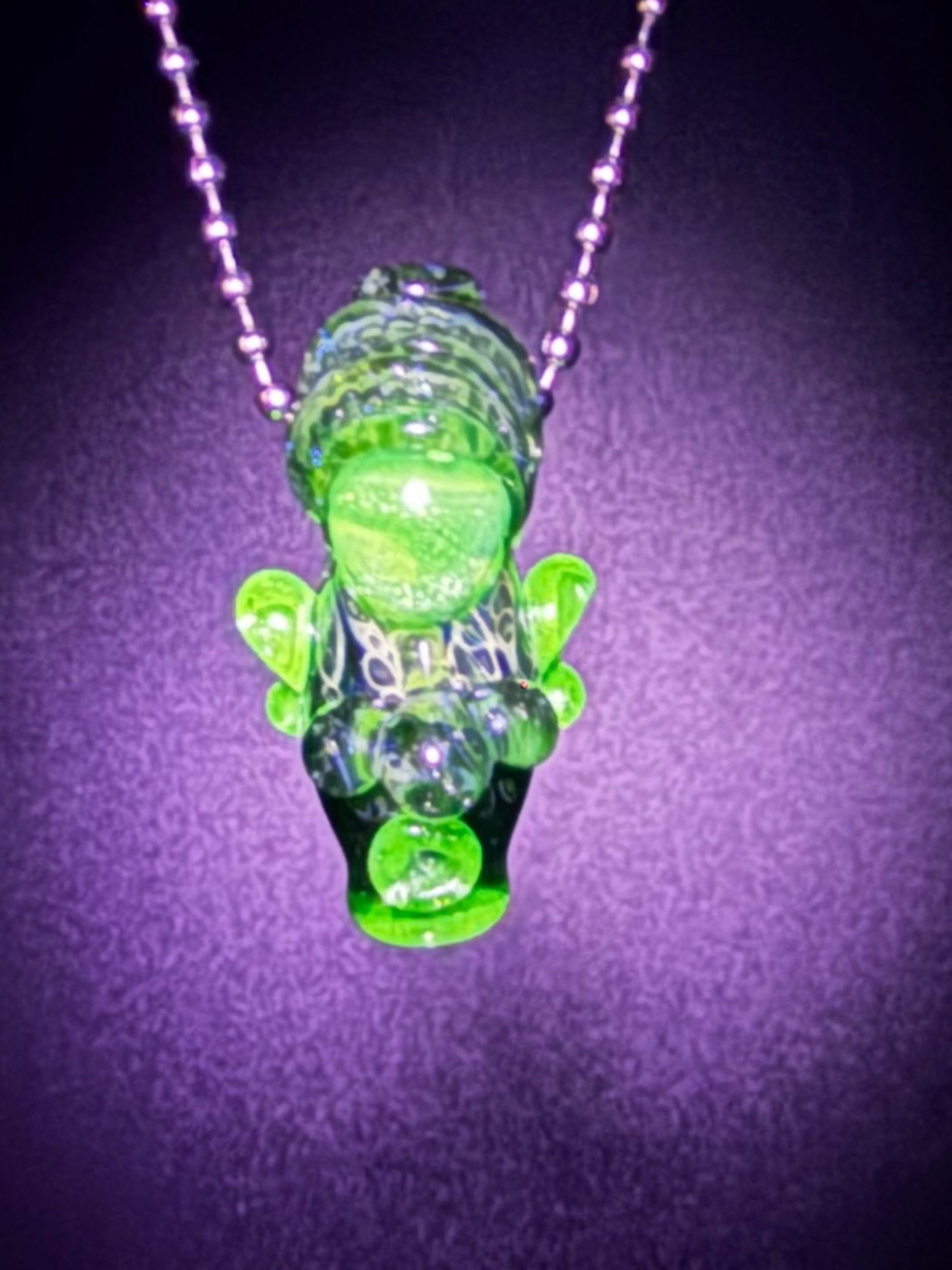 Preview pic of Heady headstand pendy