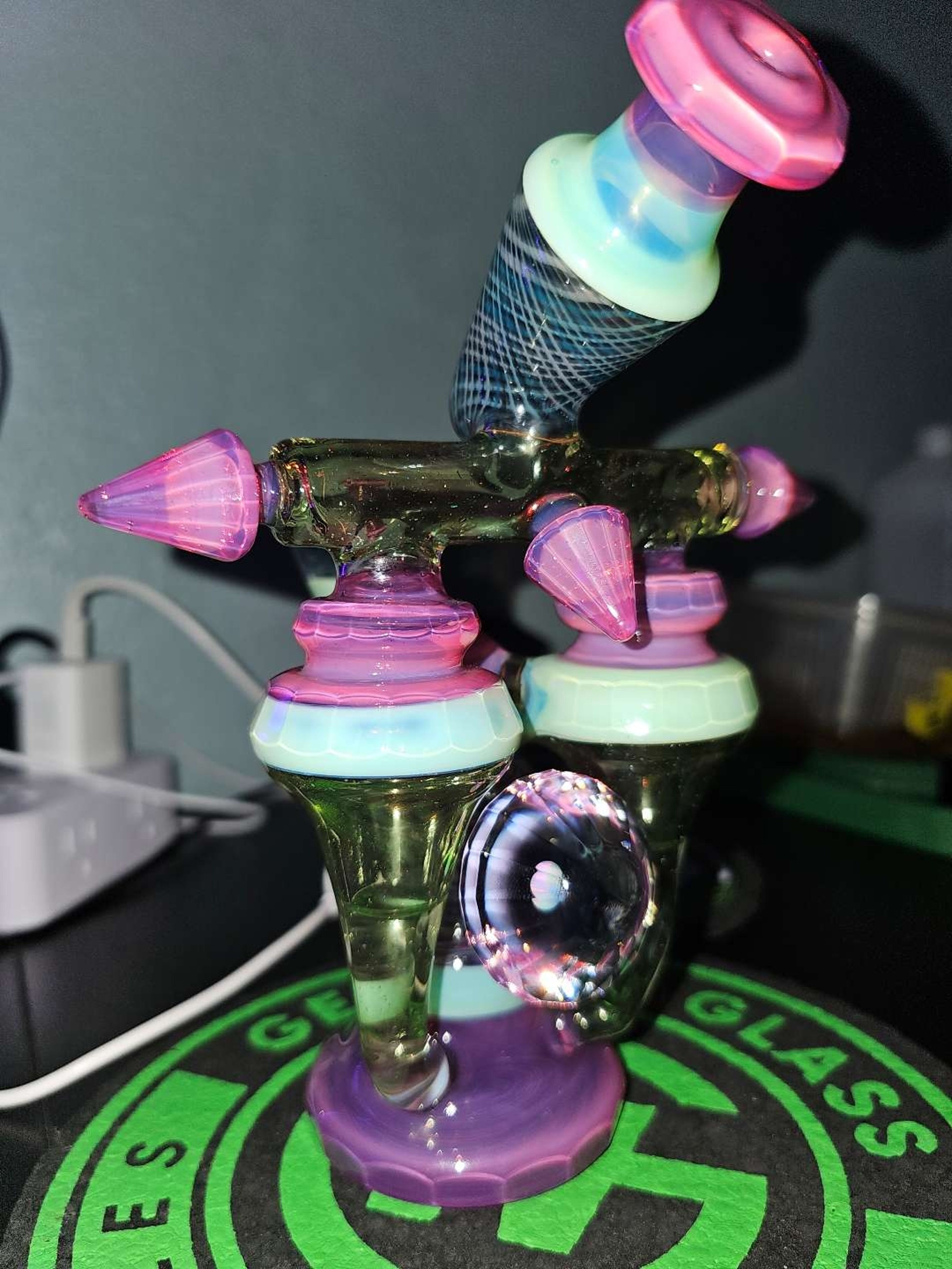Preview pic of FULLY FACETED 7.5" 10mm DOUBLE TERP RECYCLER UV, CFL, CRUSHED OPAL.