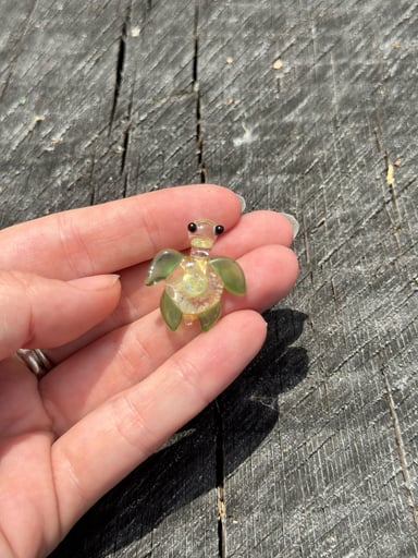 Preview pic of Little turtle pendant