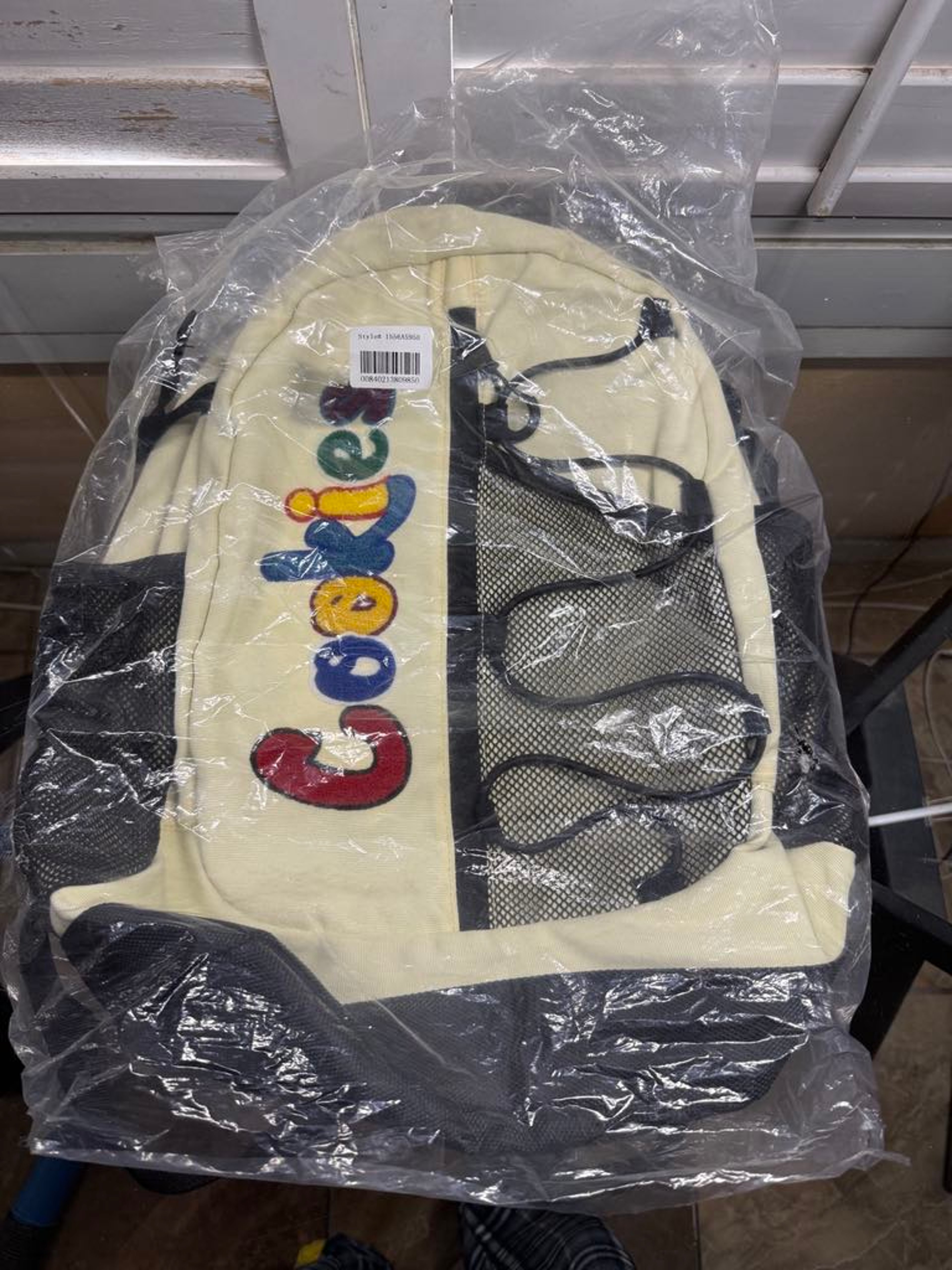 Preview pic of Original Cookies Brand The Bungee Backpack