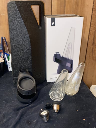 Preview pic of Puffco peak v2 exclusive bundle