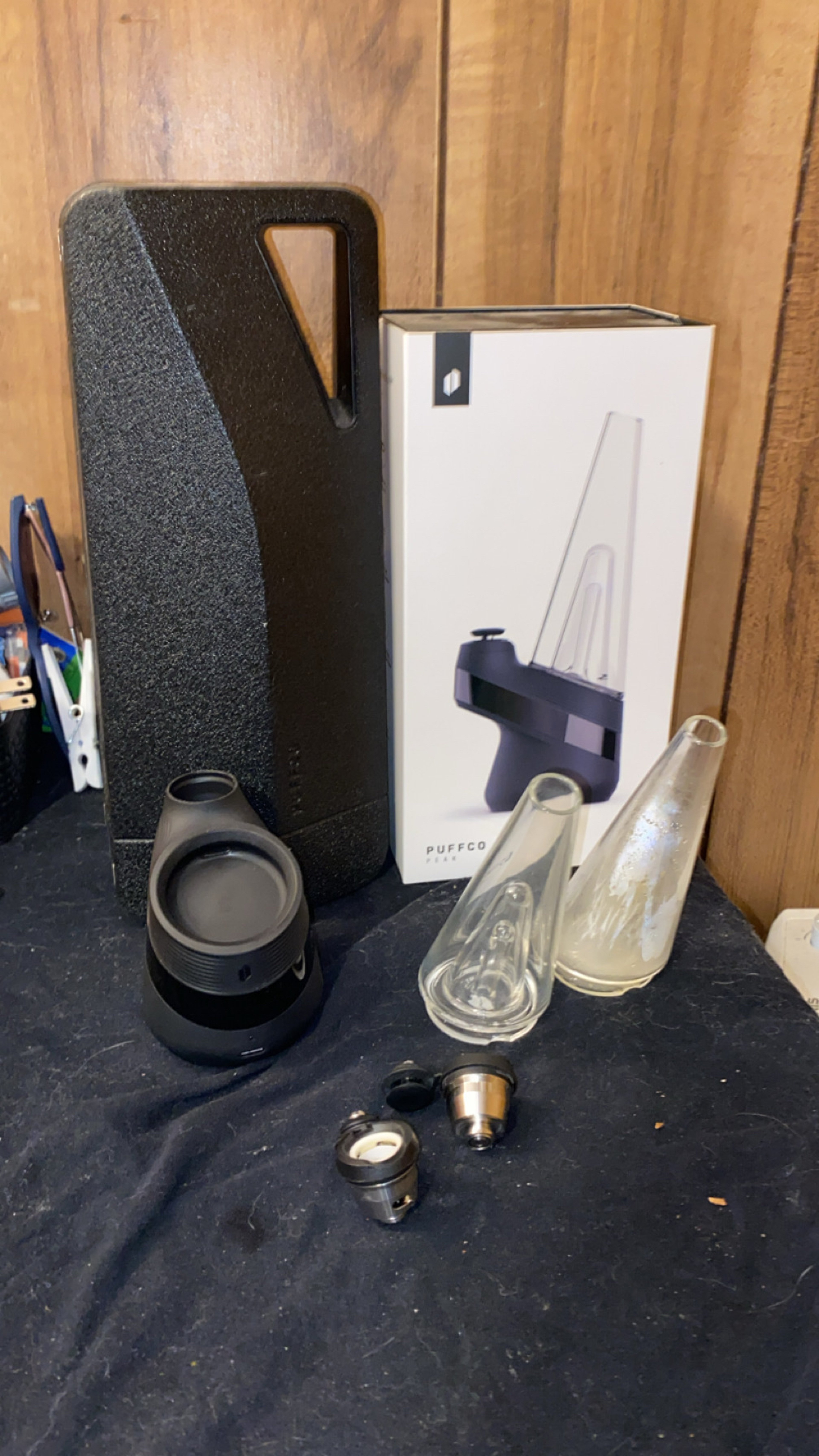 Preview pic of Puffco peak v2 exclusive bundle