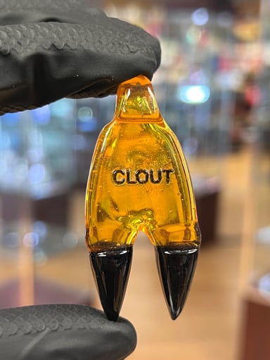 Preview pic of Elbo x Headband claw pendant