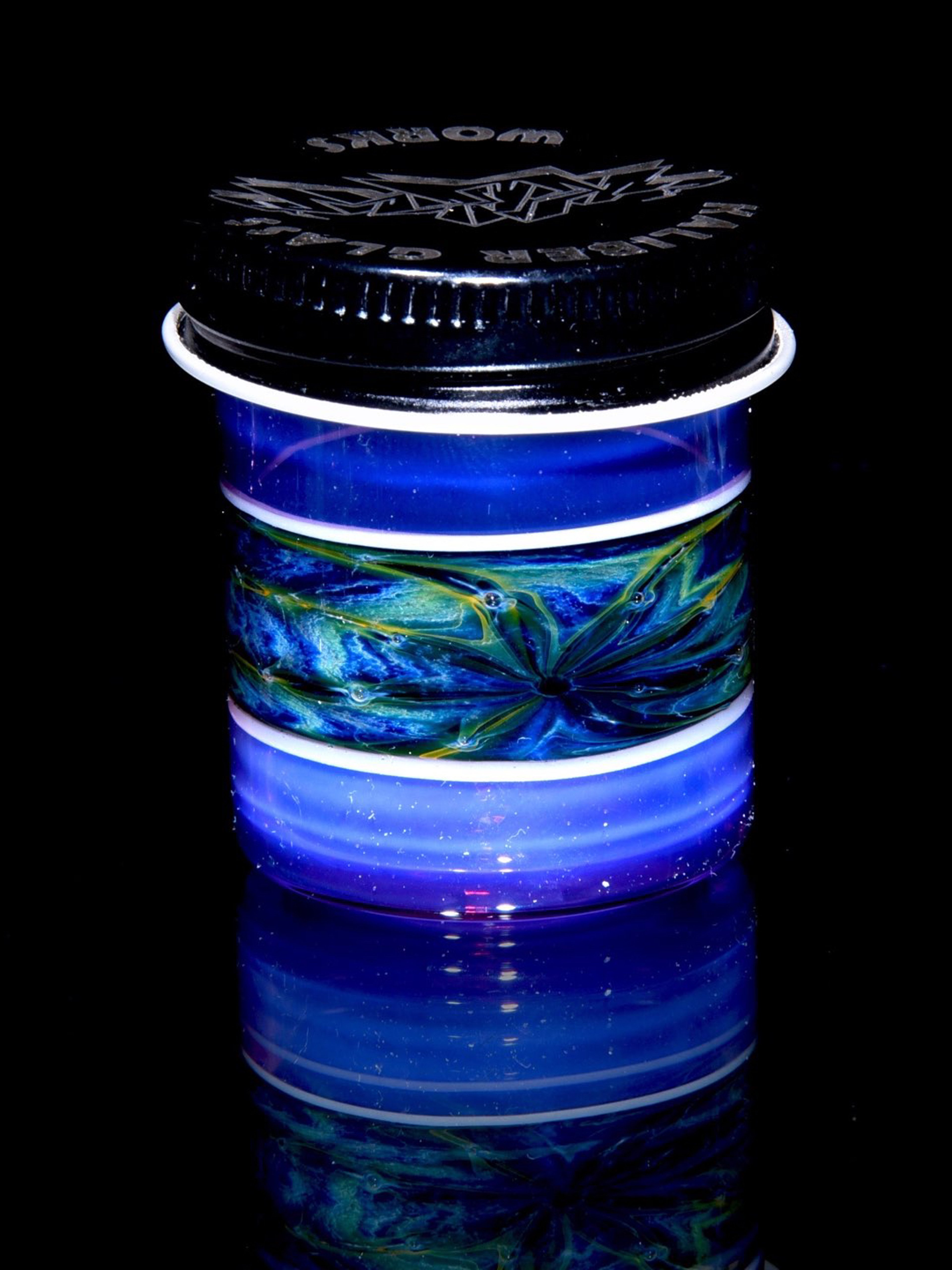 Preview pic of Kaliber Glass - Lidded Airtight Baller Jar - Royal Jelly Encalmo w/ Fume Swirl