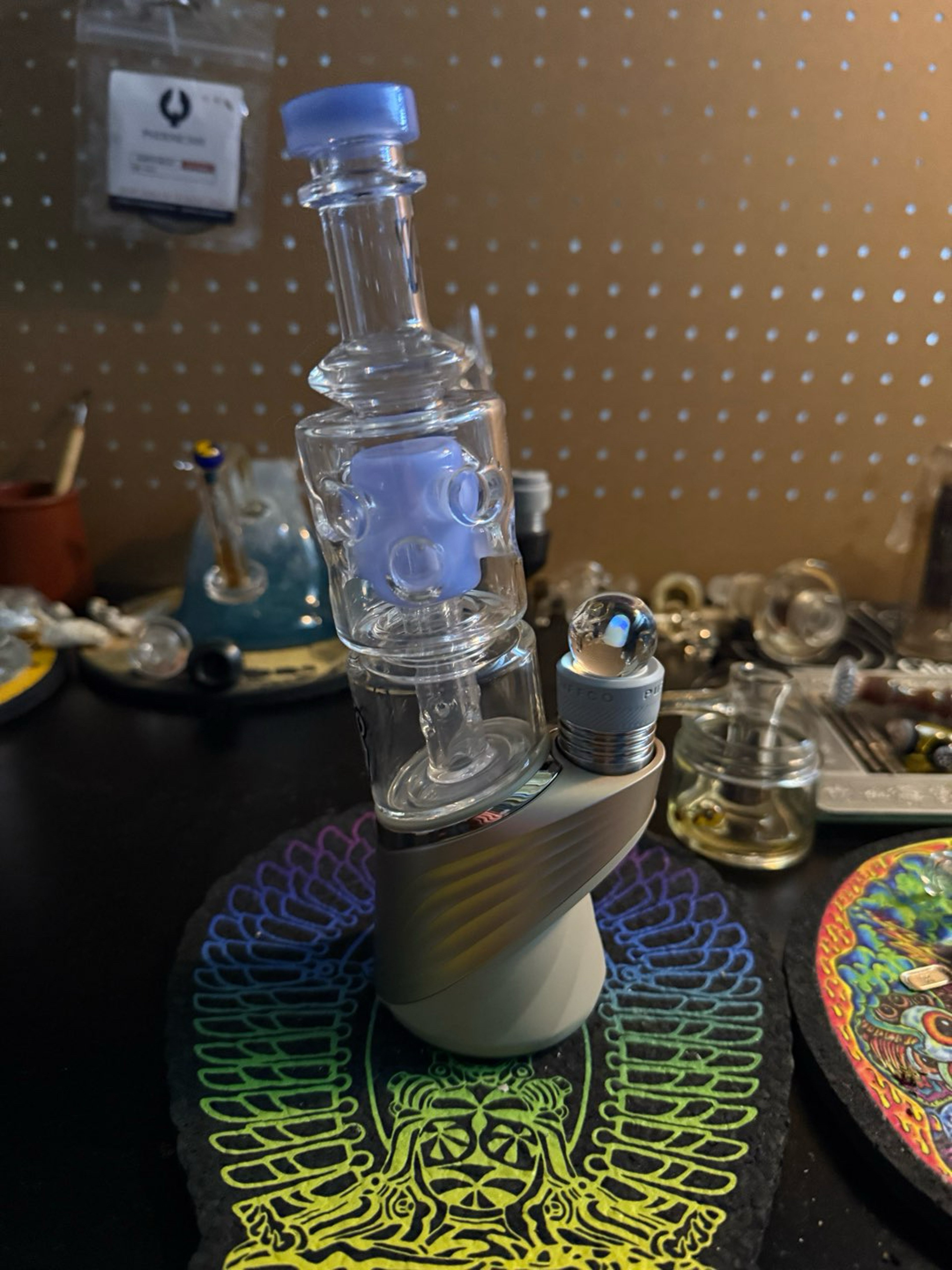 Preview pic of New Puffco Desert. Green bear straight fab top.