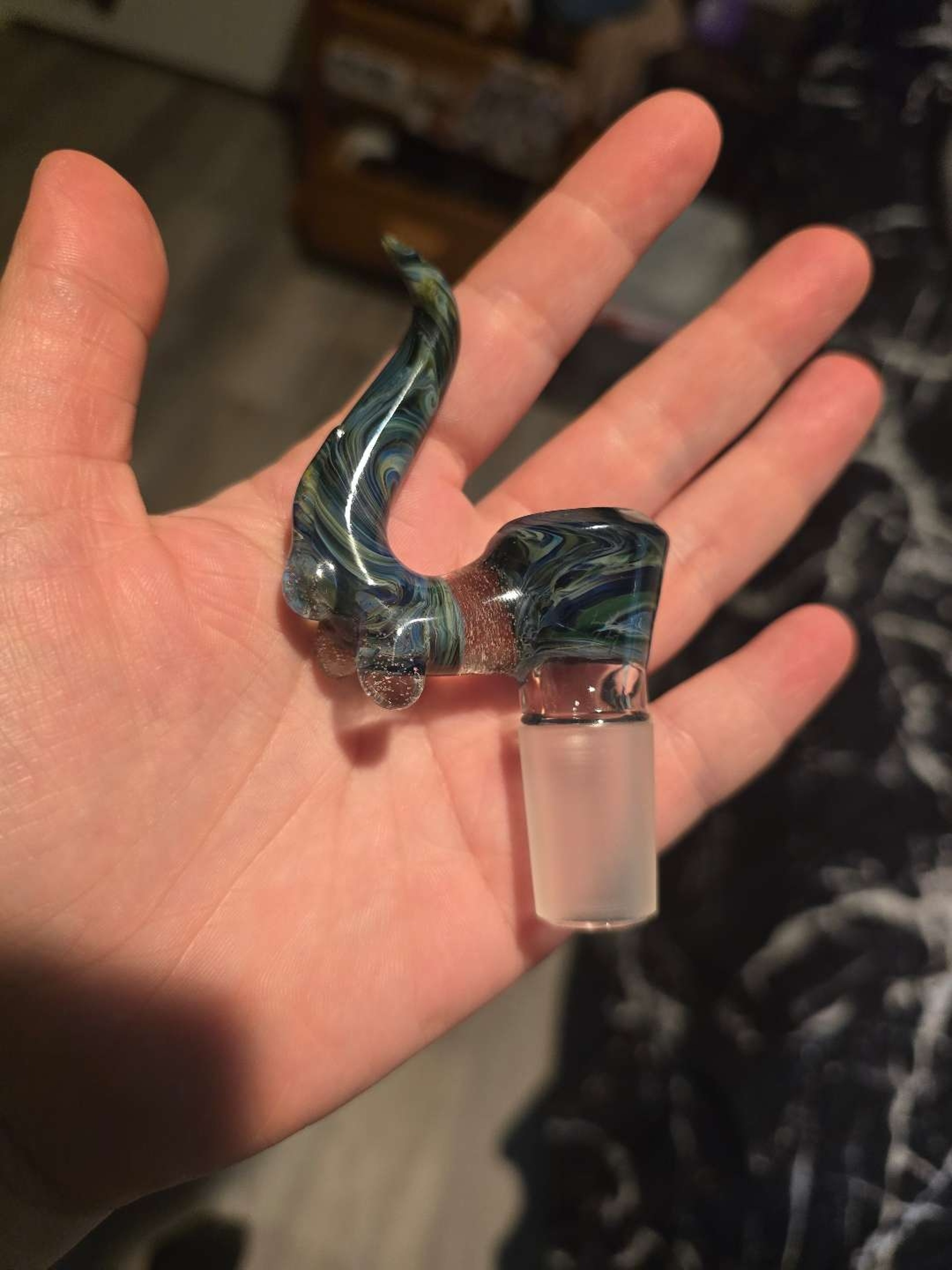 Preview pic of 18mm UV Hurricane Blu V drip slide