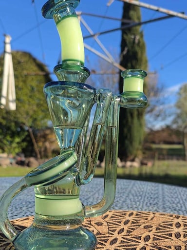 Preview pic of Yook Glass