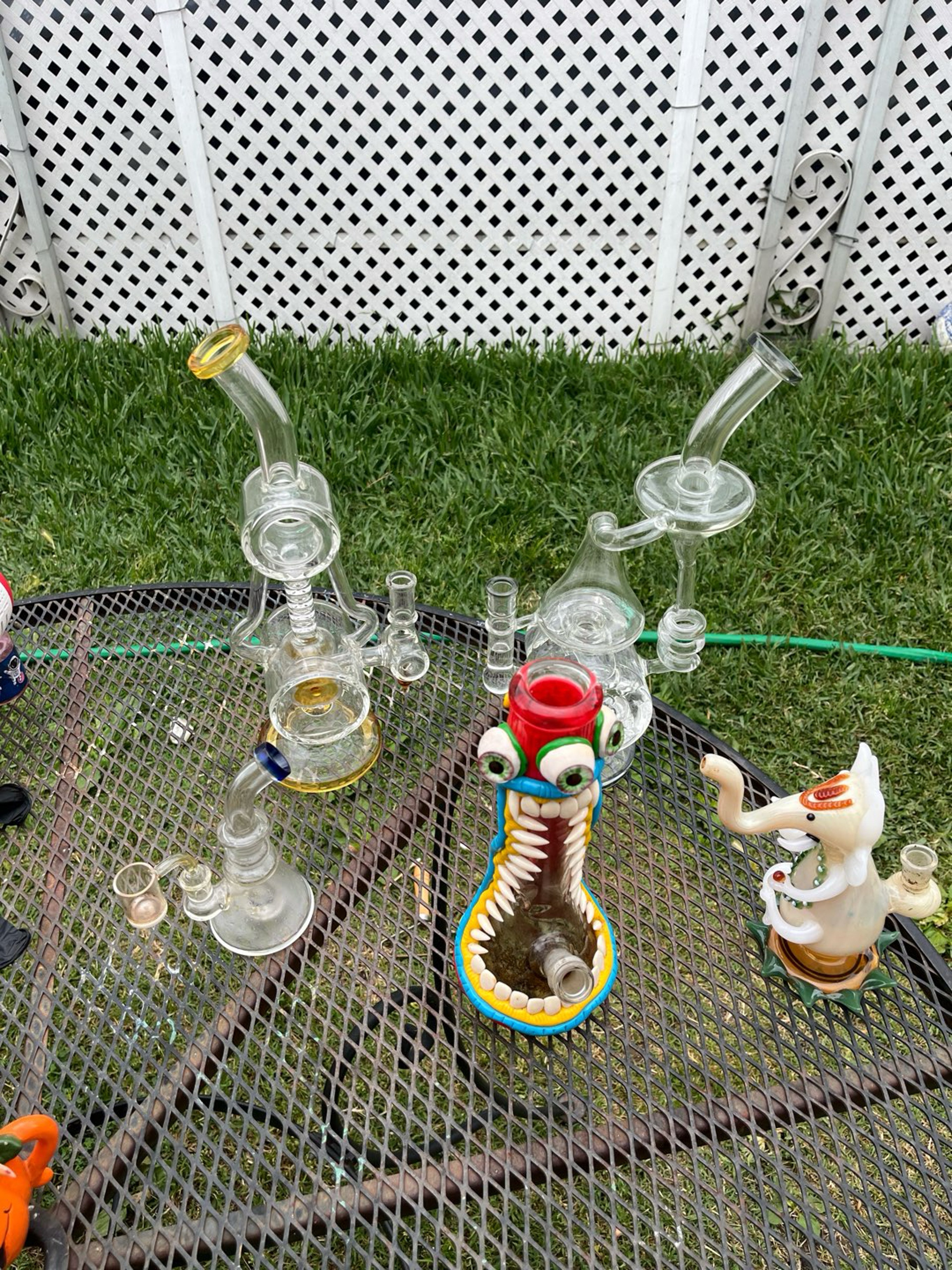 Preview pic of Bongs for sale