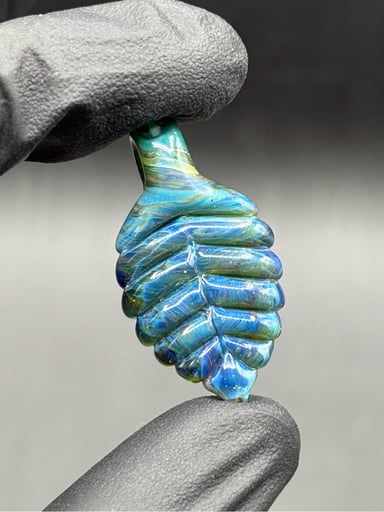 Preview pic of Leaf pendant